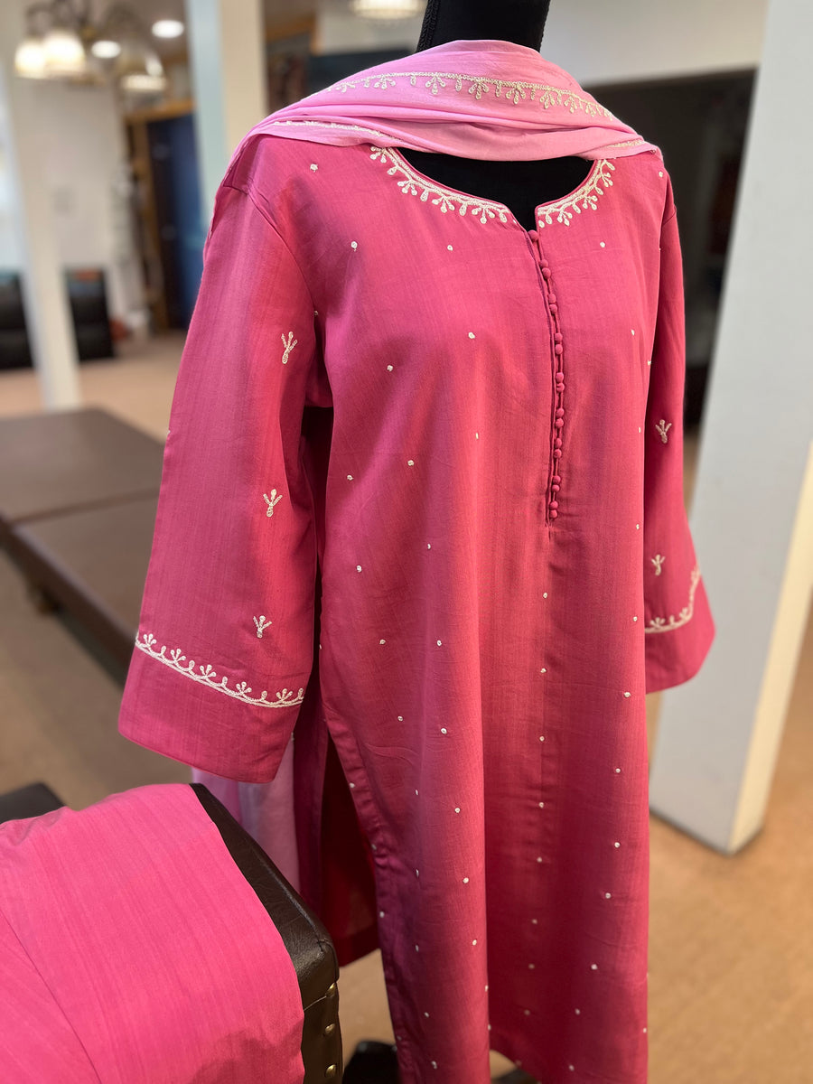 Natural Crepe Kurta Set with Mirror Handwork and Printed Viscose Dupatta – XL to 3XL Sizes
