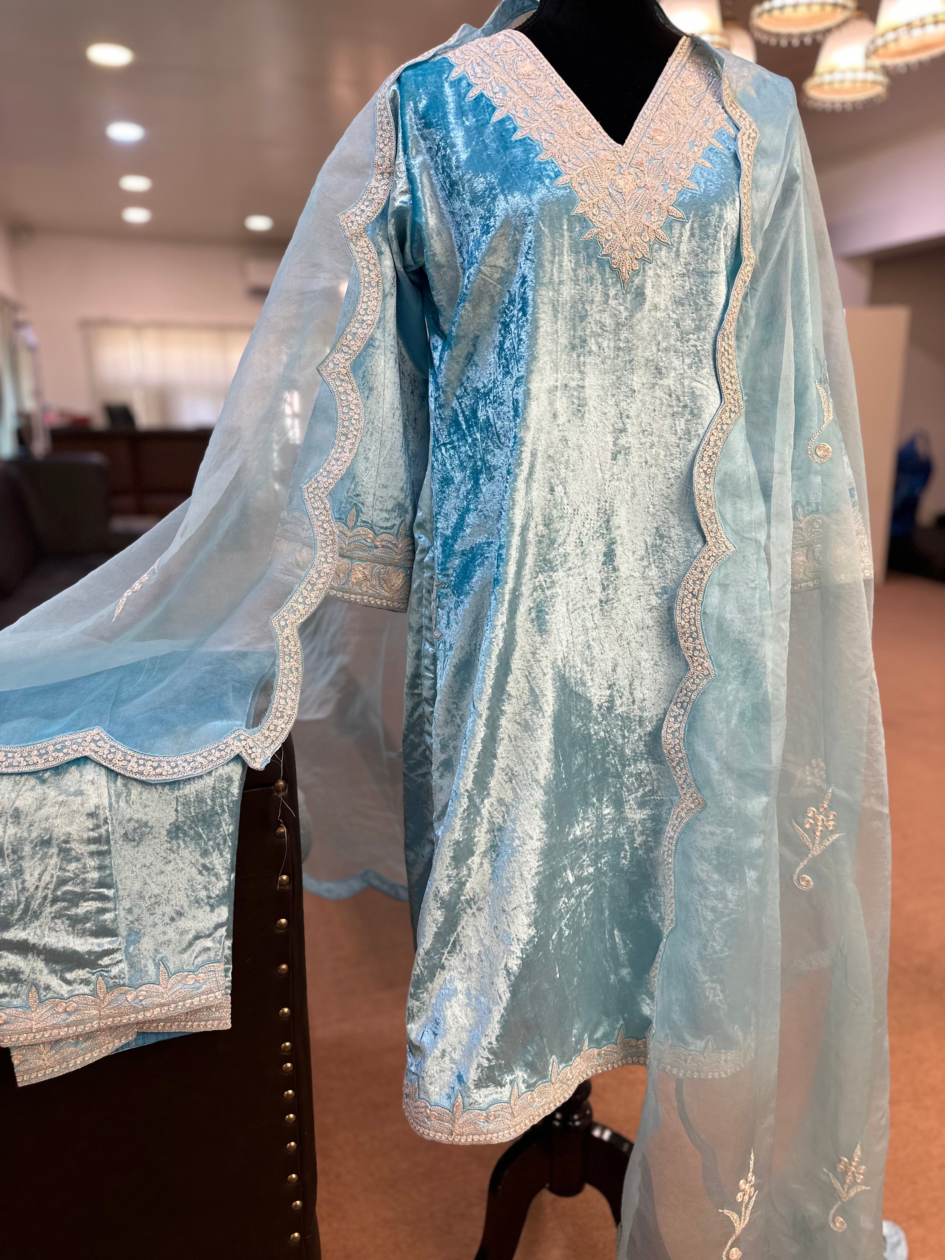 Velvet 3 pc kurta set