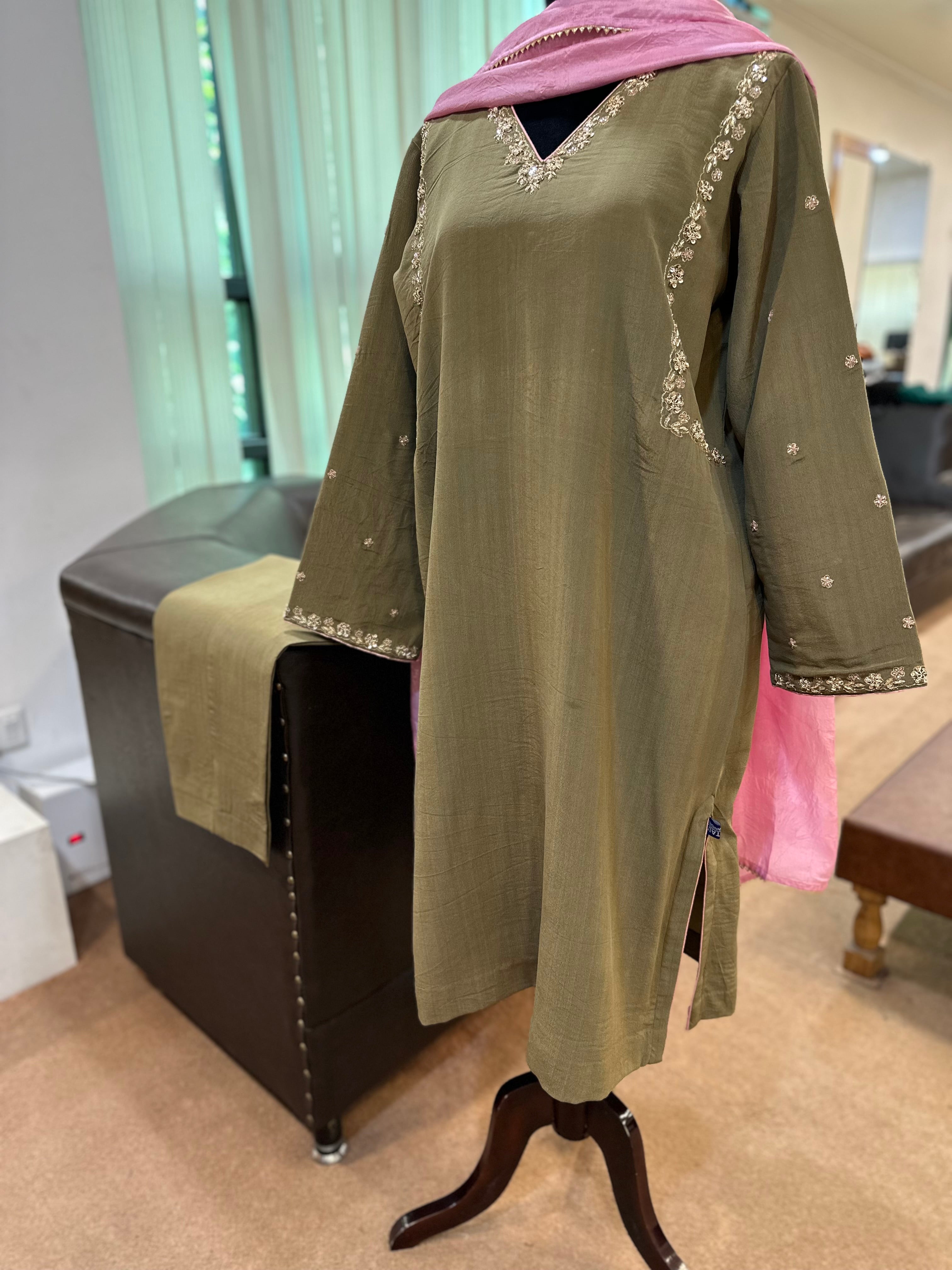 Purecrepe 3 piece handwork suit