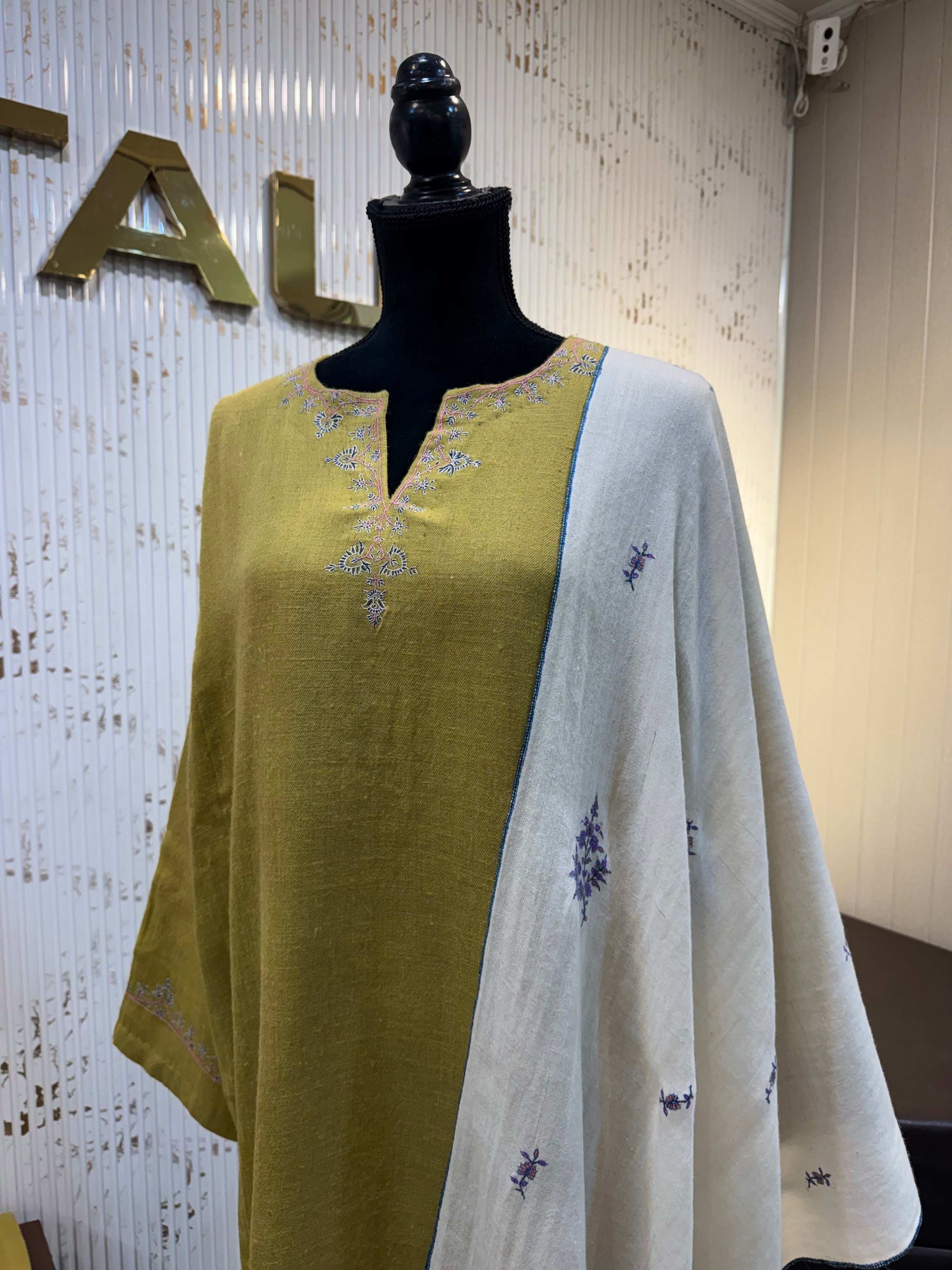 Purepashmina blend handsozni pheran set pwb640