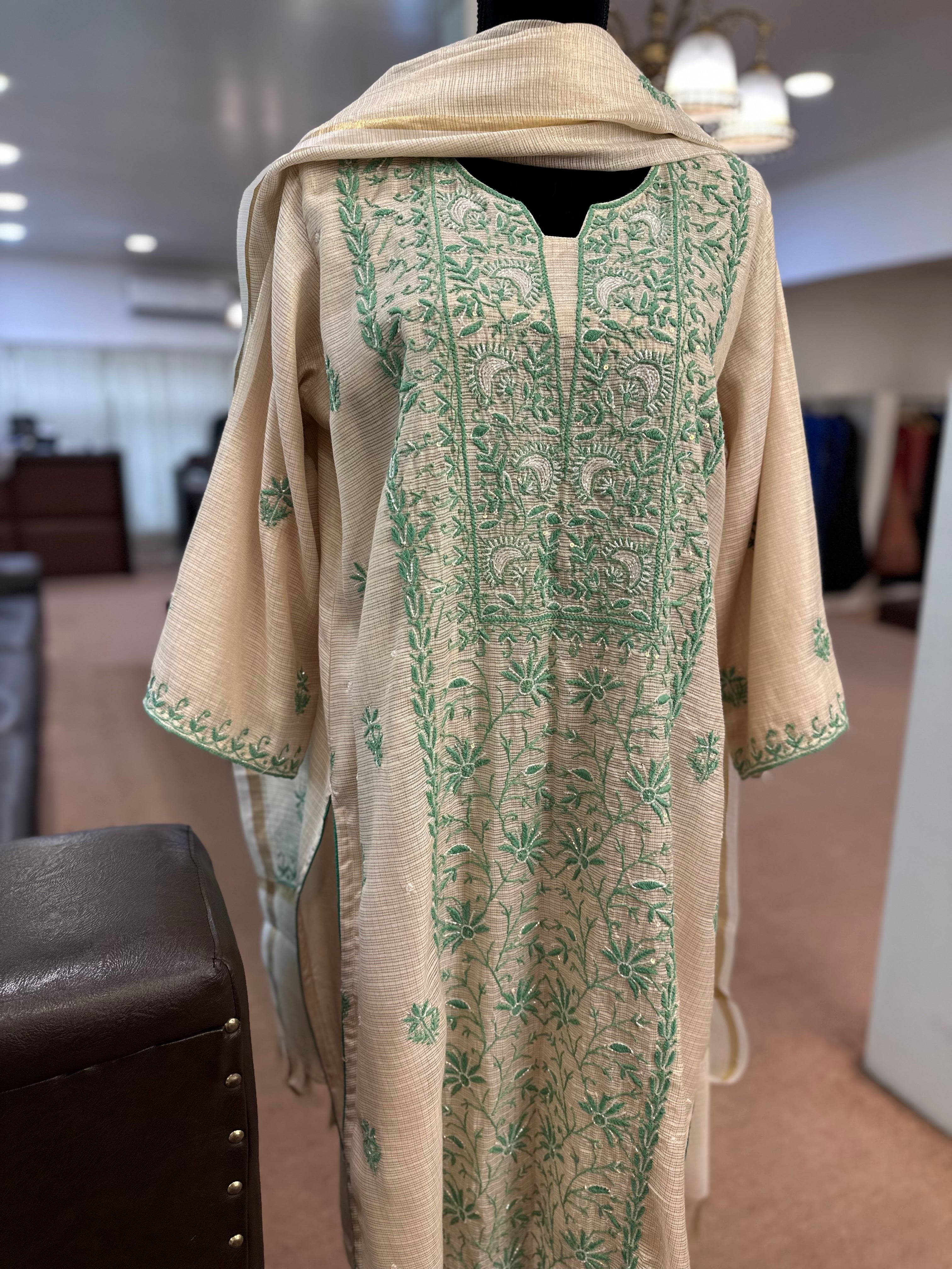 Handwork chikankari kurta and duppata pbks802