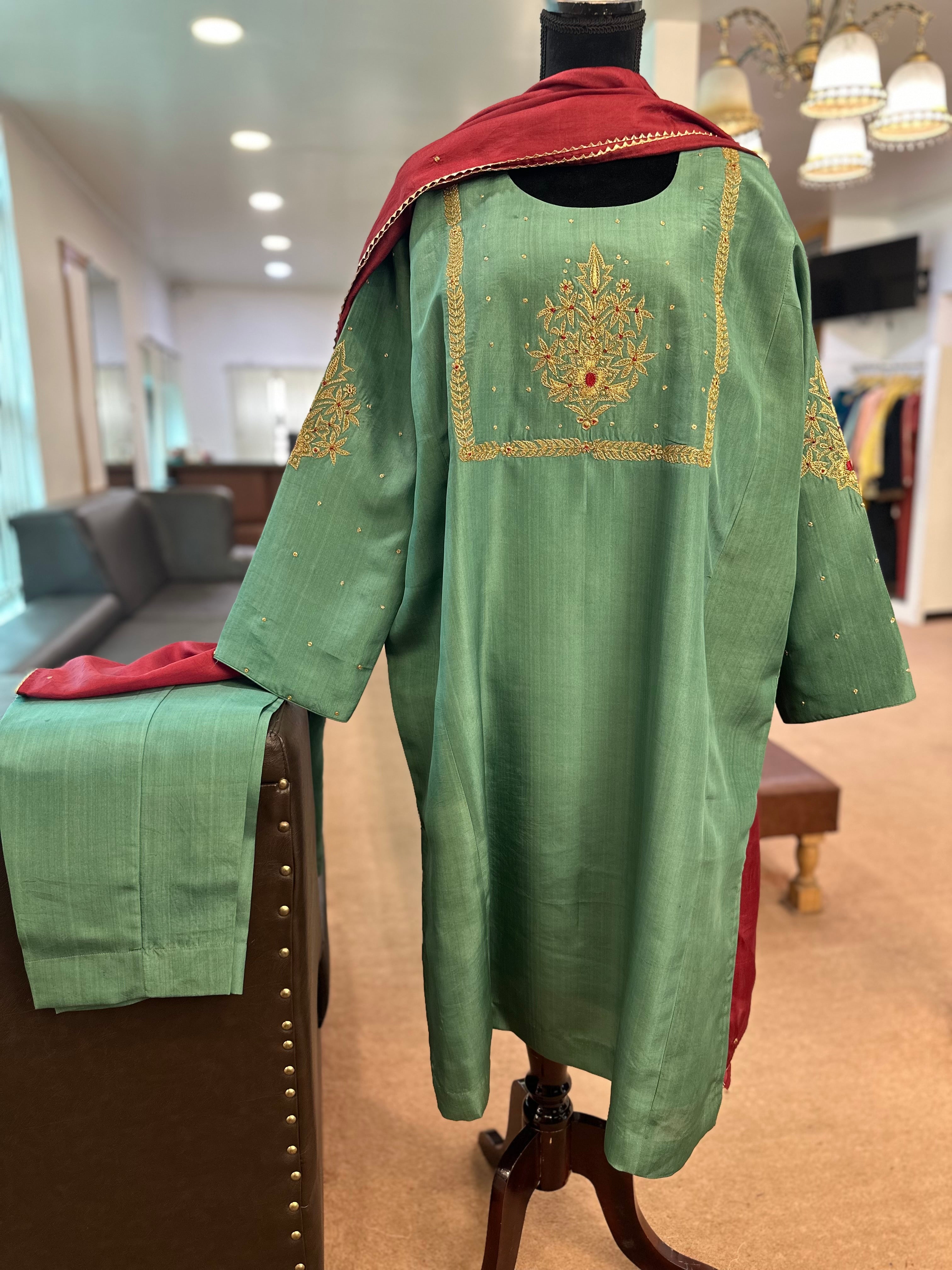 Puresilk pheran set mtks691