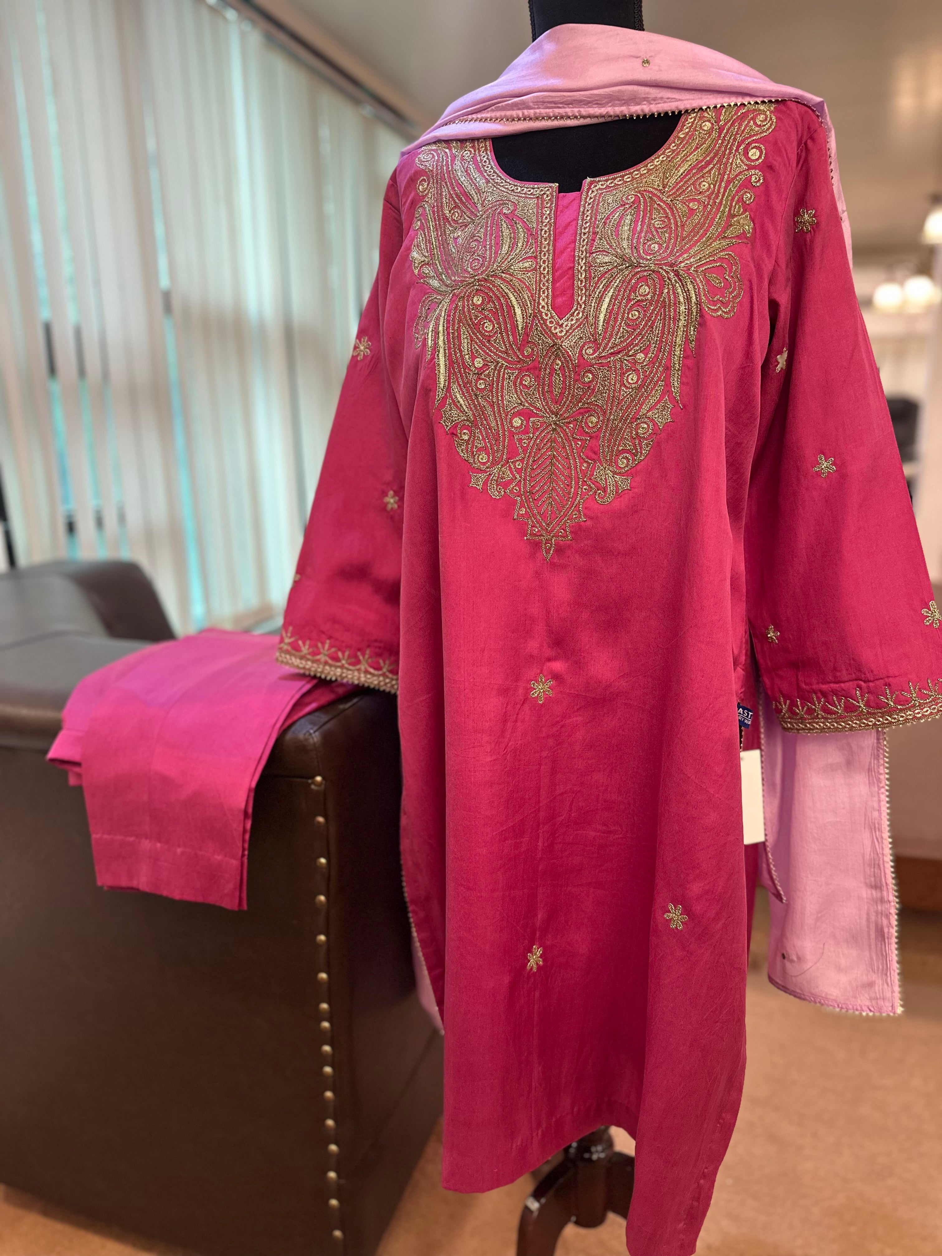 Puresilk 3 piece suit mtks810