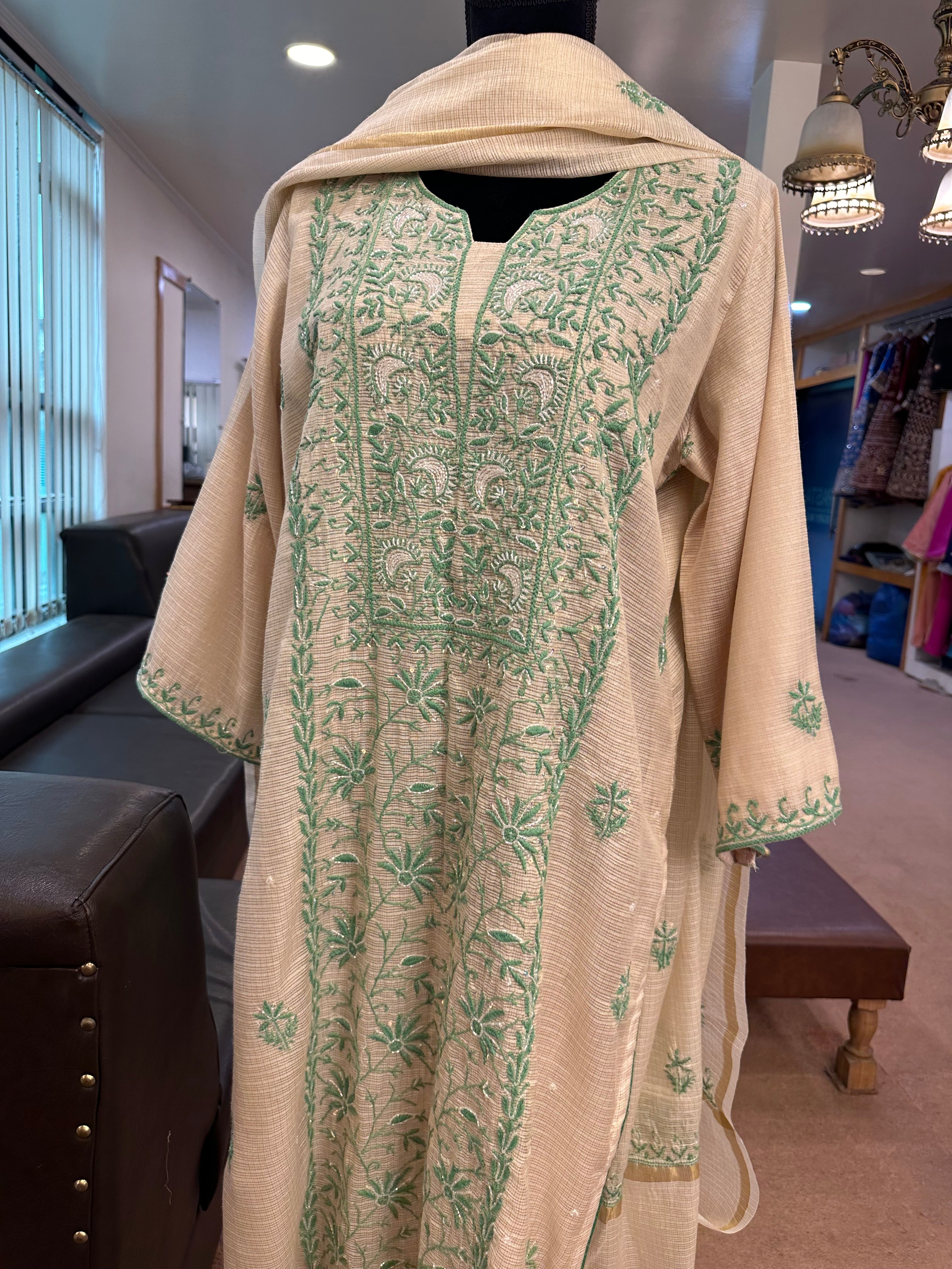 Handwork chikankari kurta and duppata pbks802