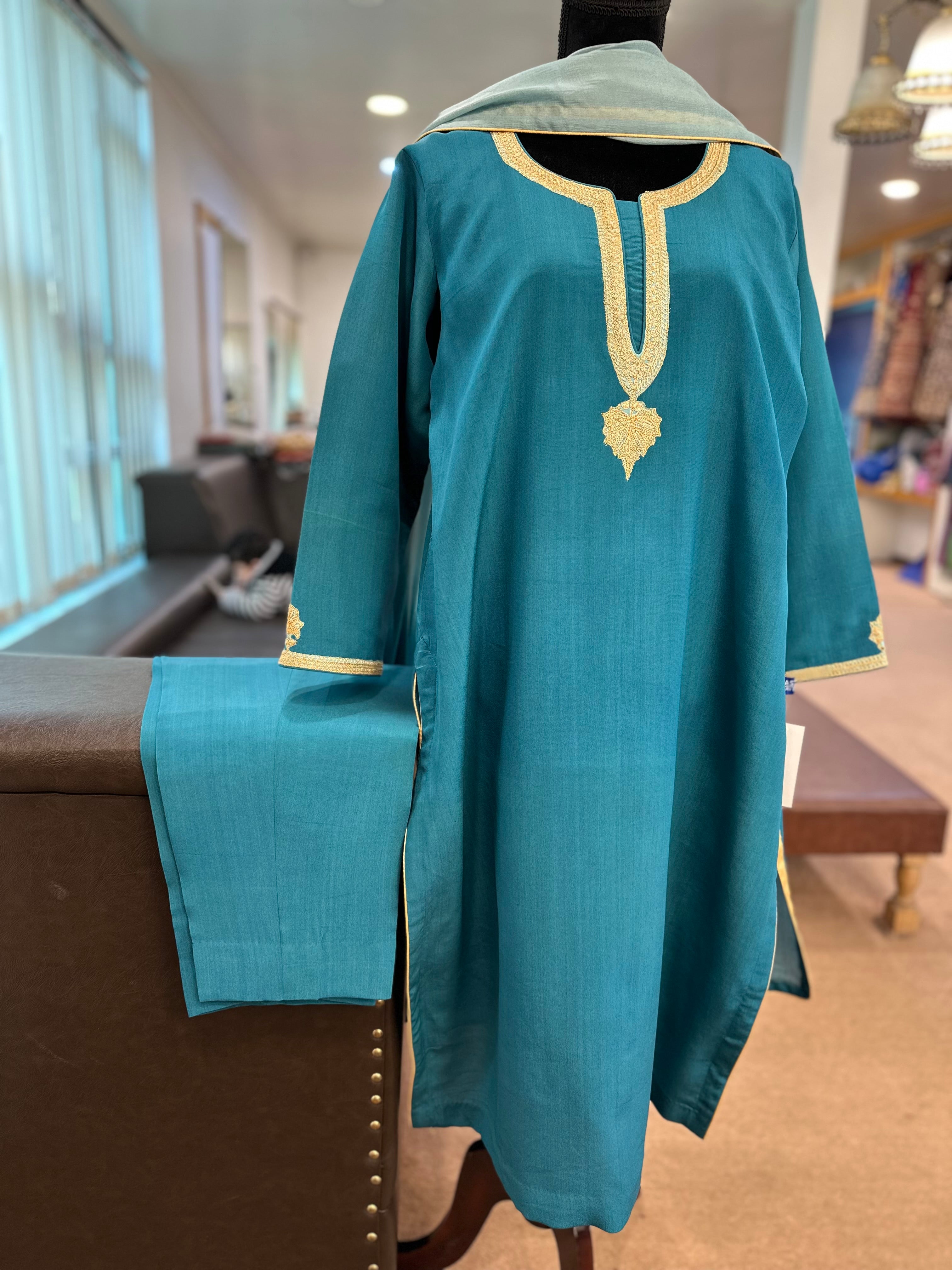 Purecrepe suit with handtilla