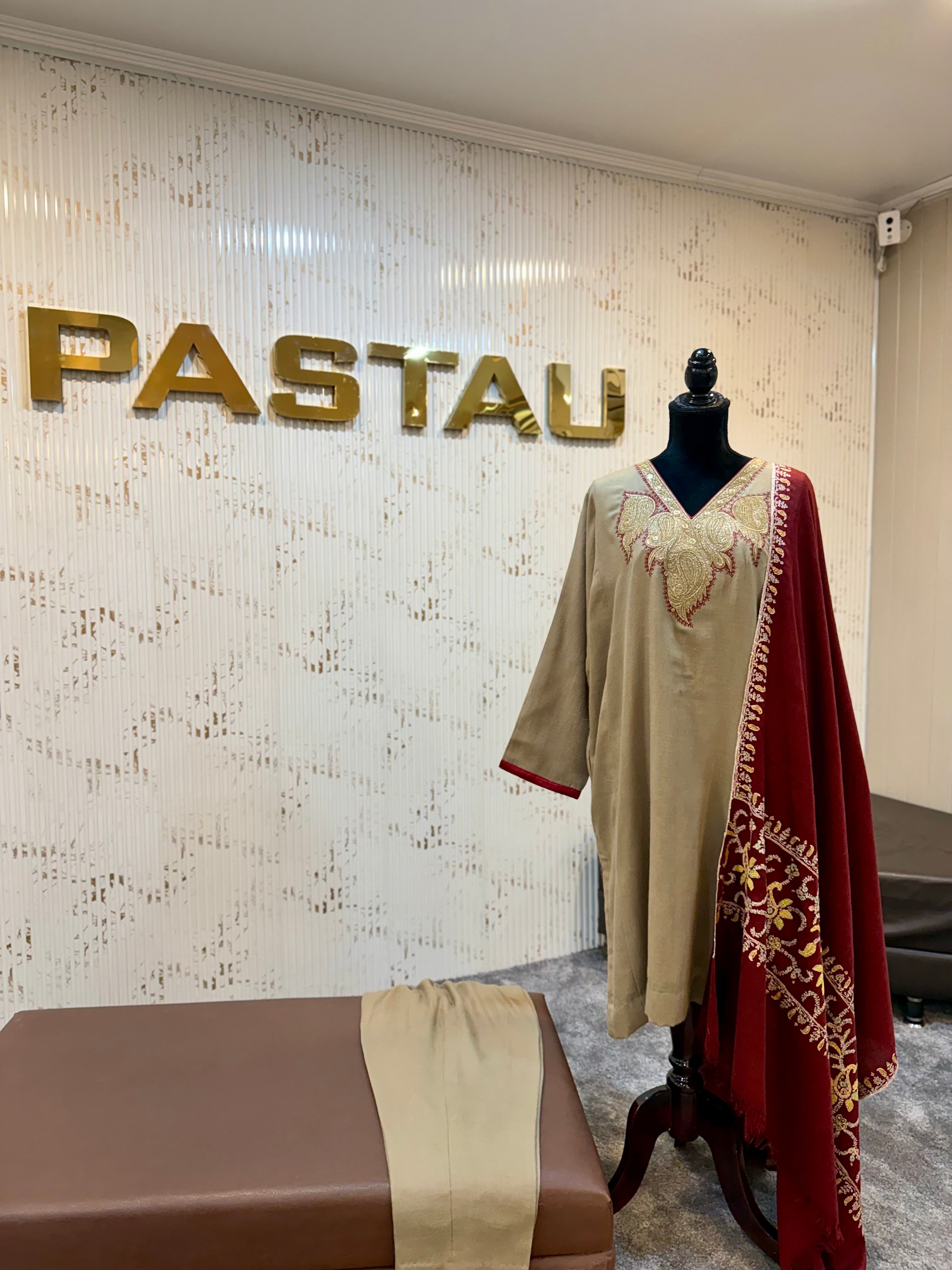 Purepashmina blend 2 piece pheran set