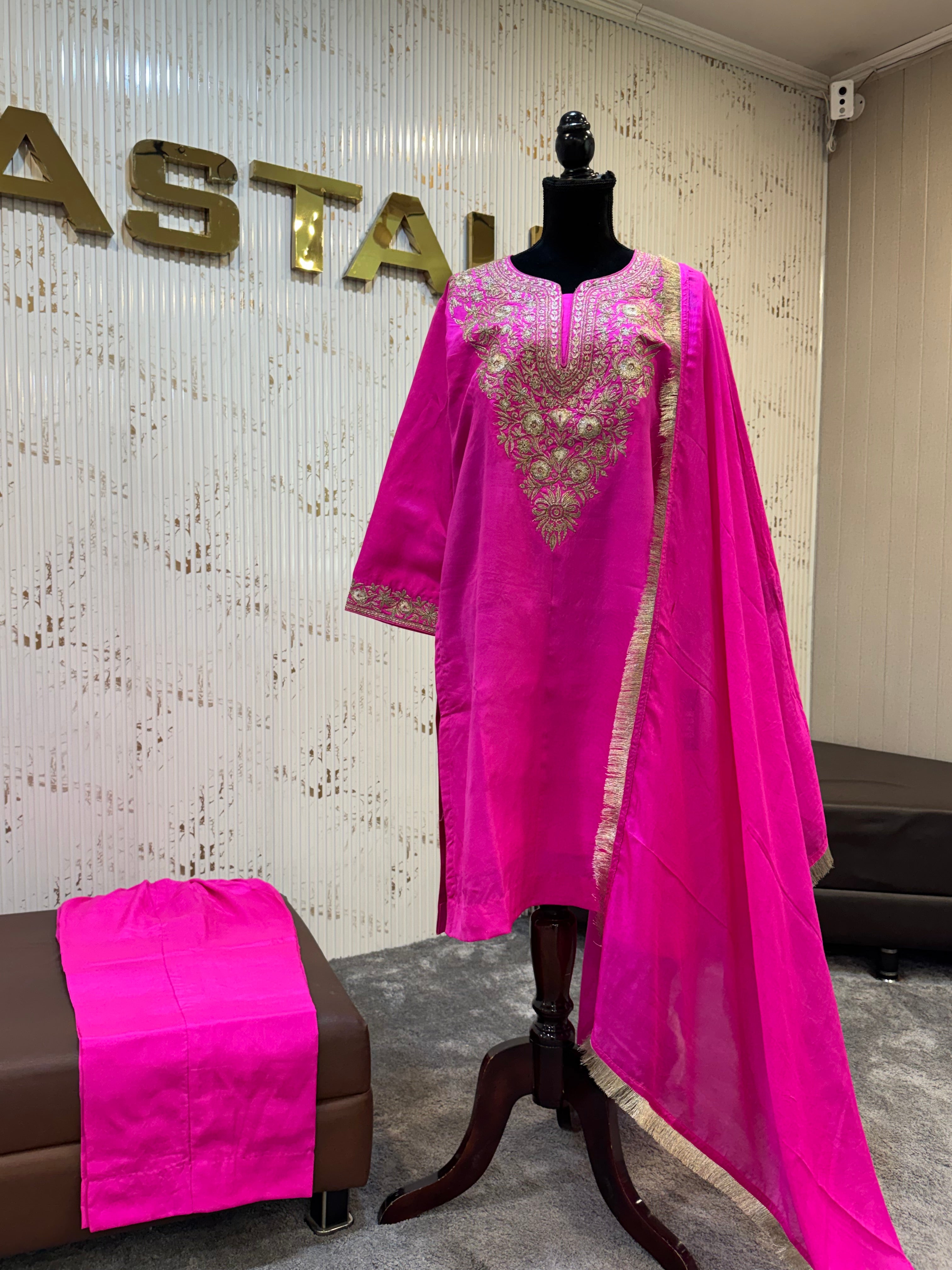 Hot pink Puresilk 3 pc kurta set mtks864