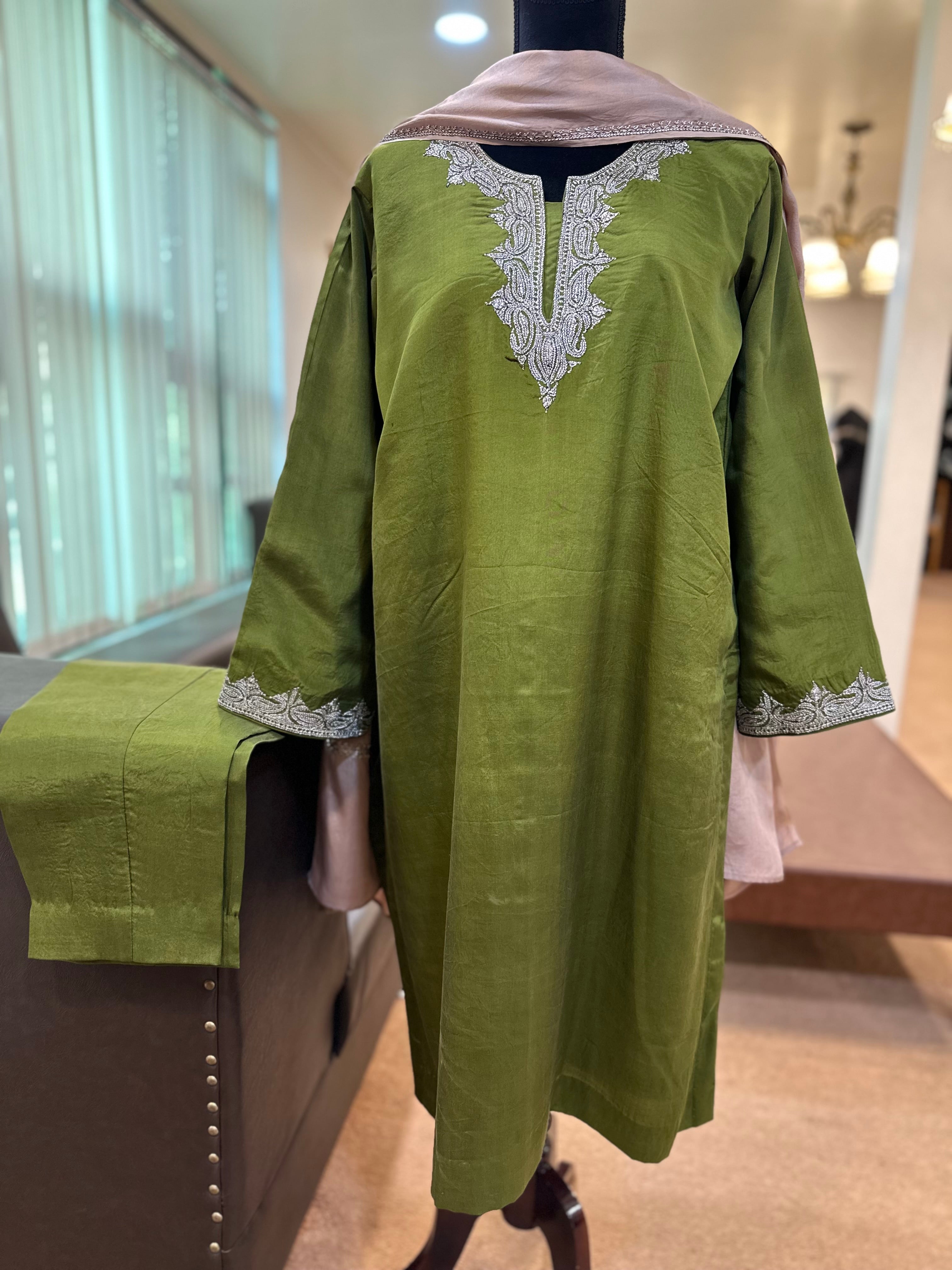 Puresilk 3 piece handtilla suit