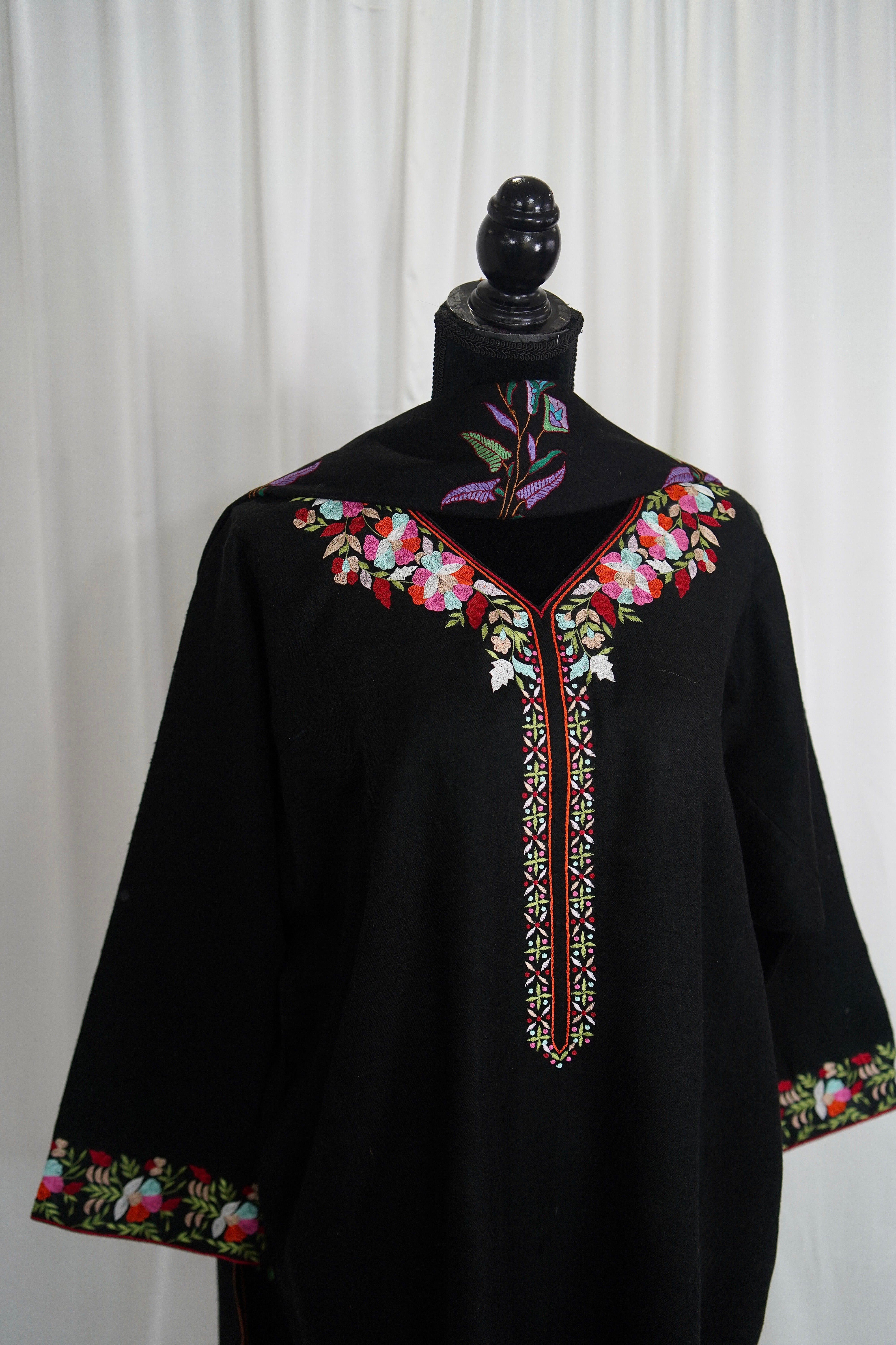 Purepashmina blend reshamwork pheran set