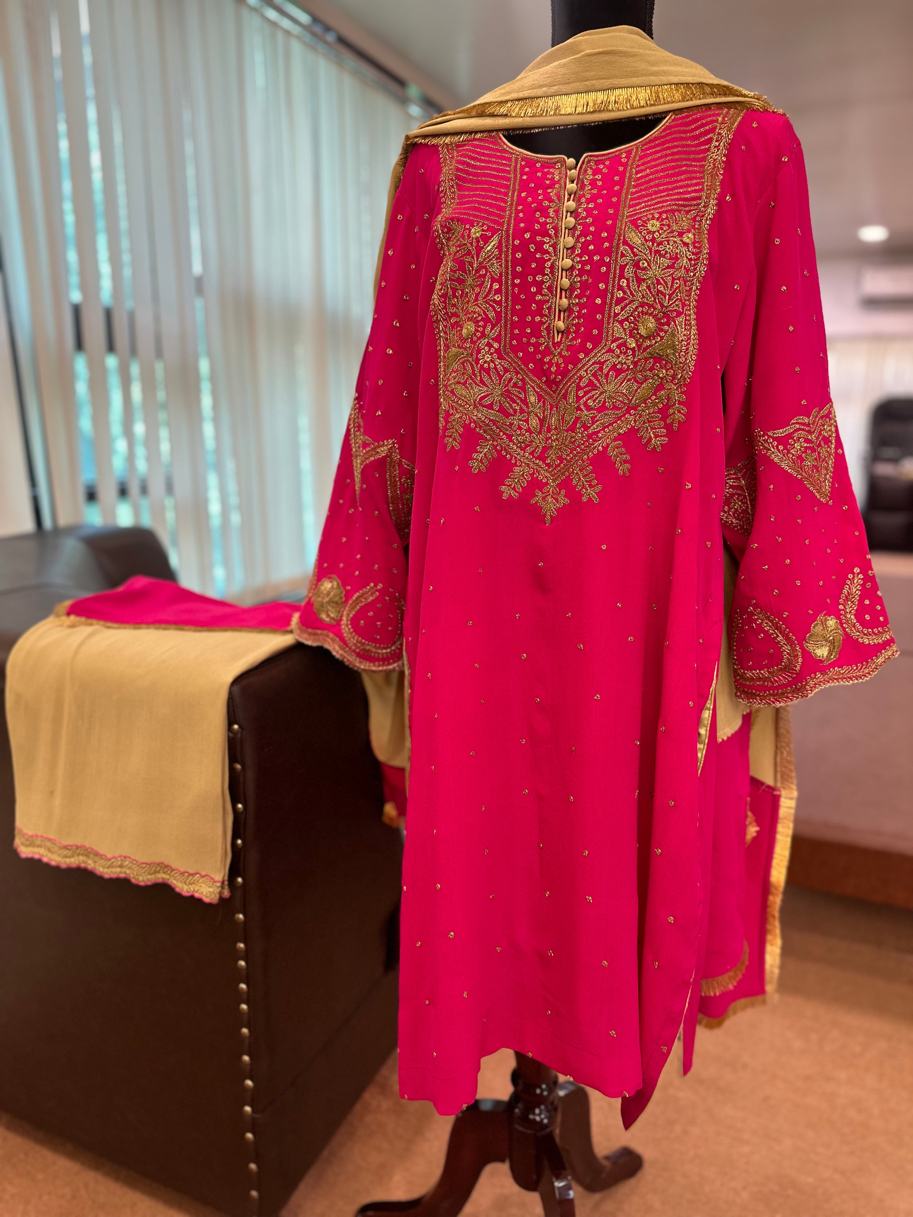 Pure crepe Kashmiri tilla work suit mtks779