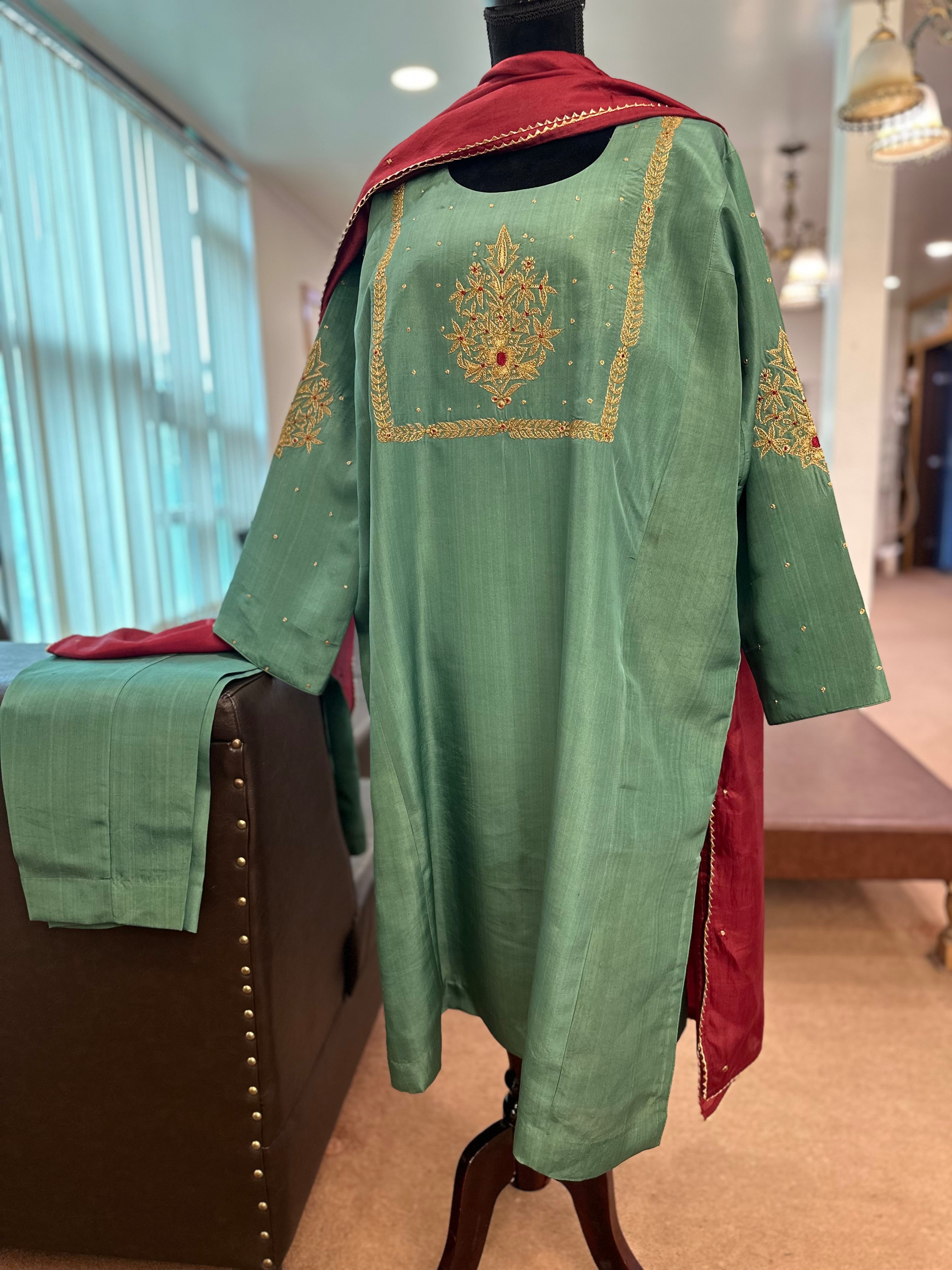 Puresilk pheran set mtks691