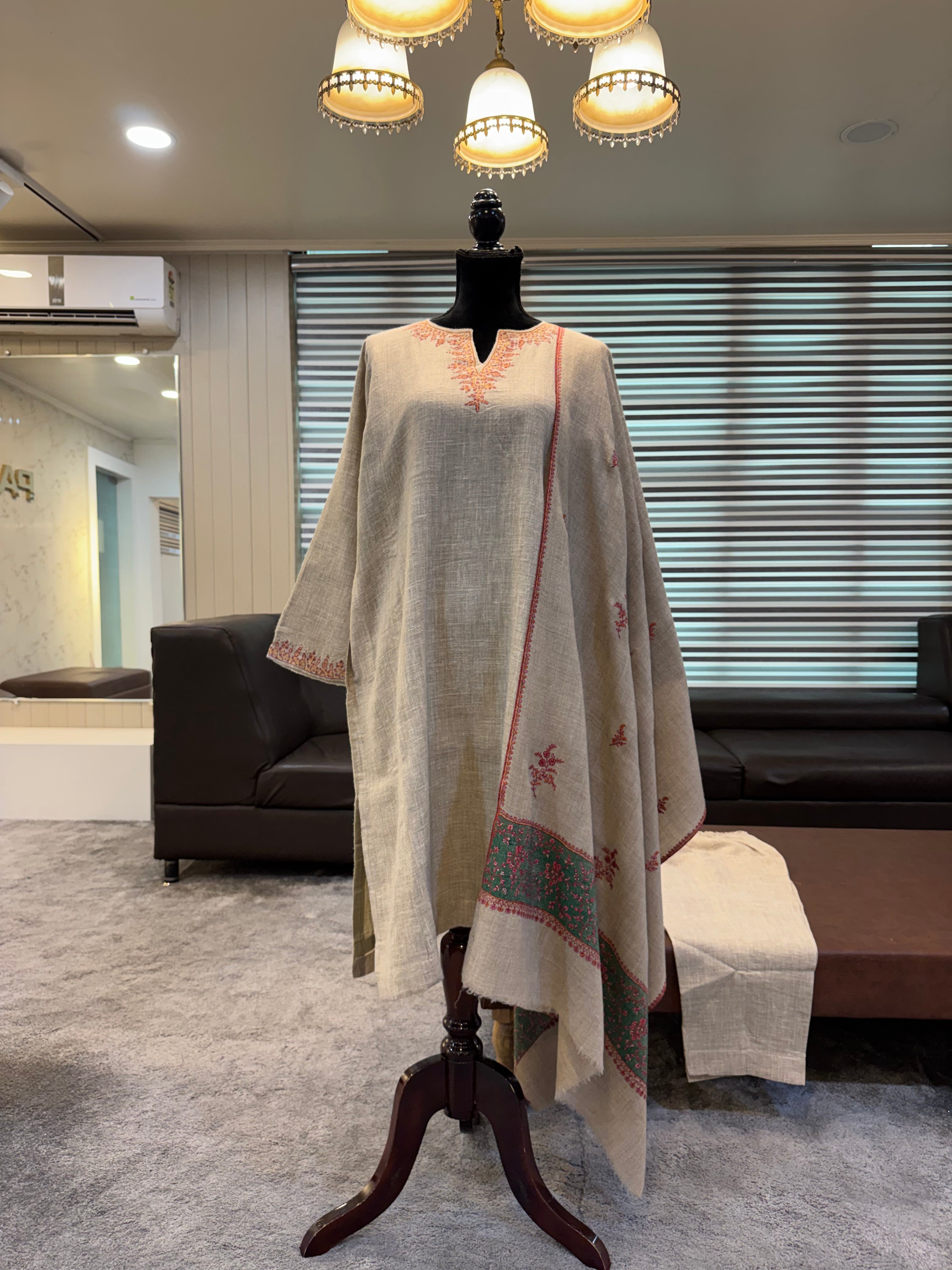 Pashmina blend 2 pc pheran set