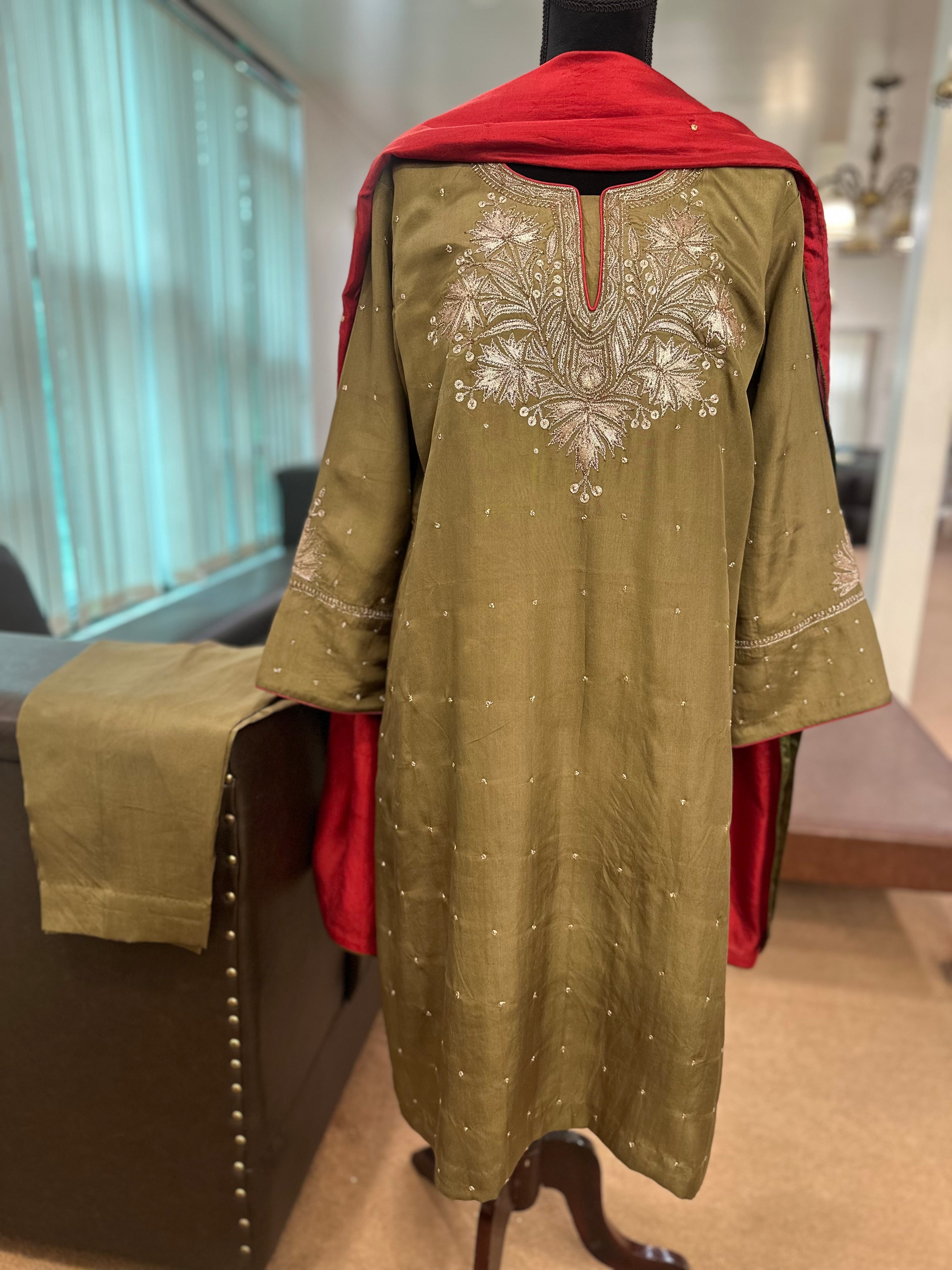 Puresilk 3 piece suit mtks830