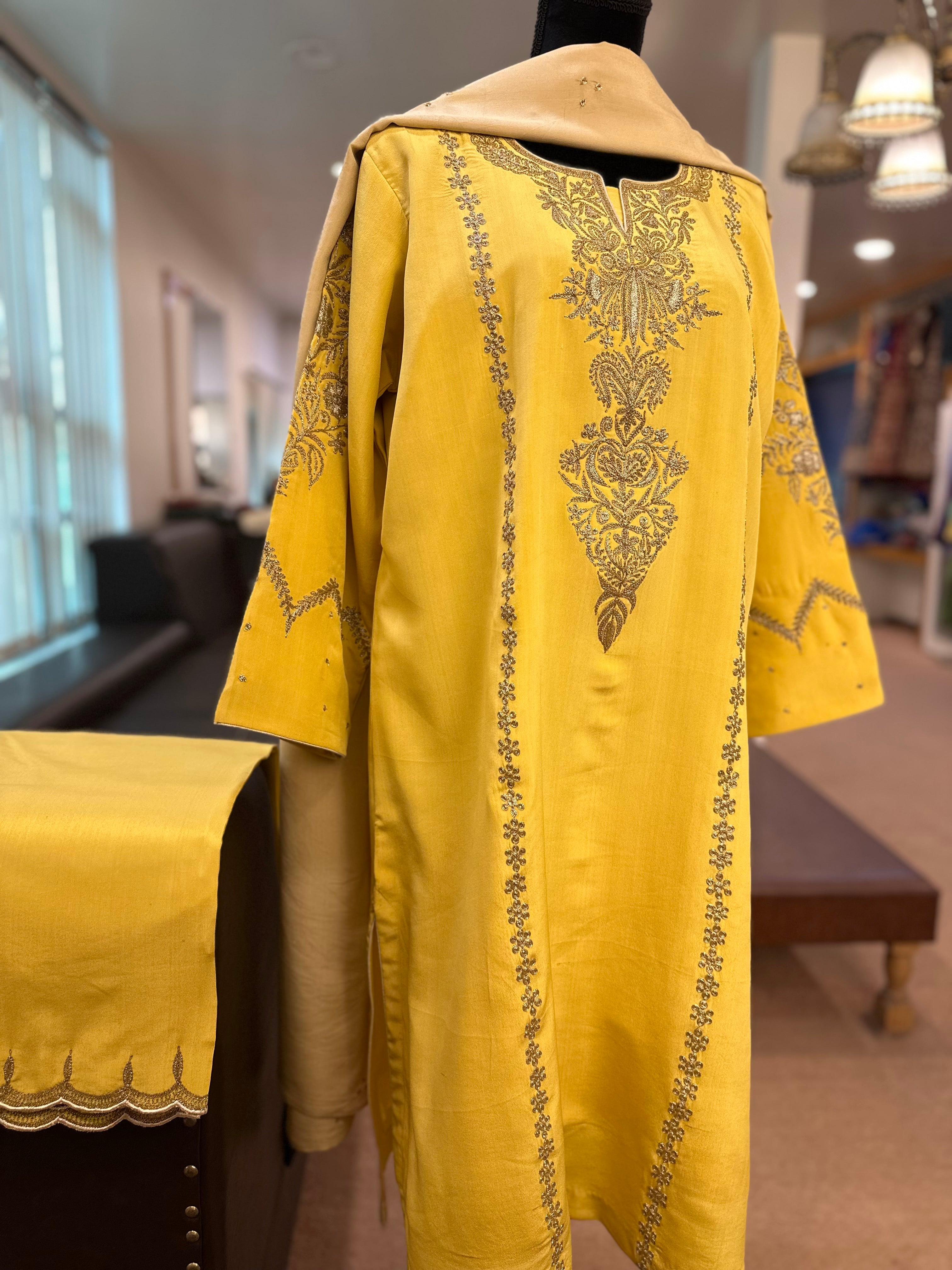 Pure crepe tillawork suit mtks792