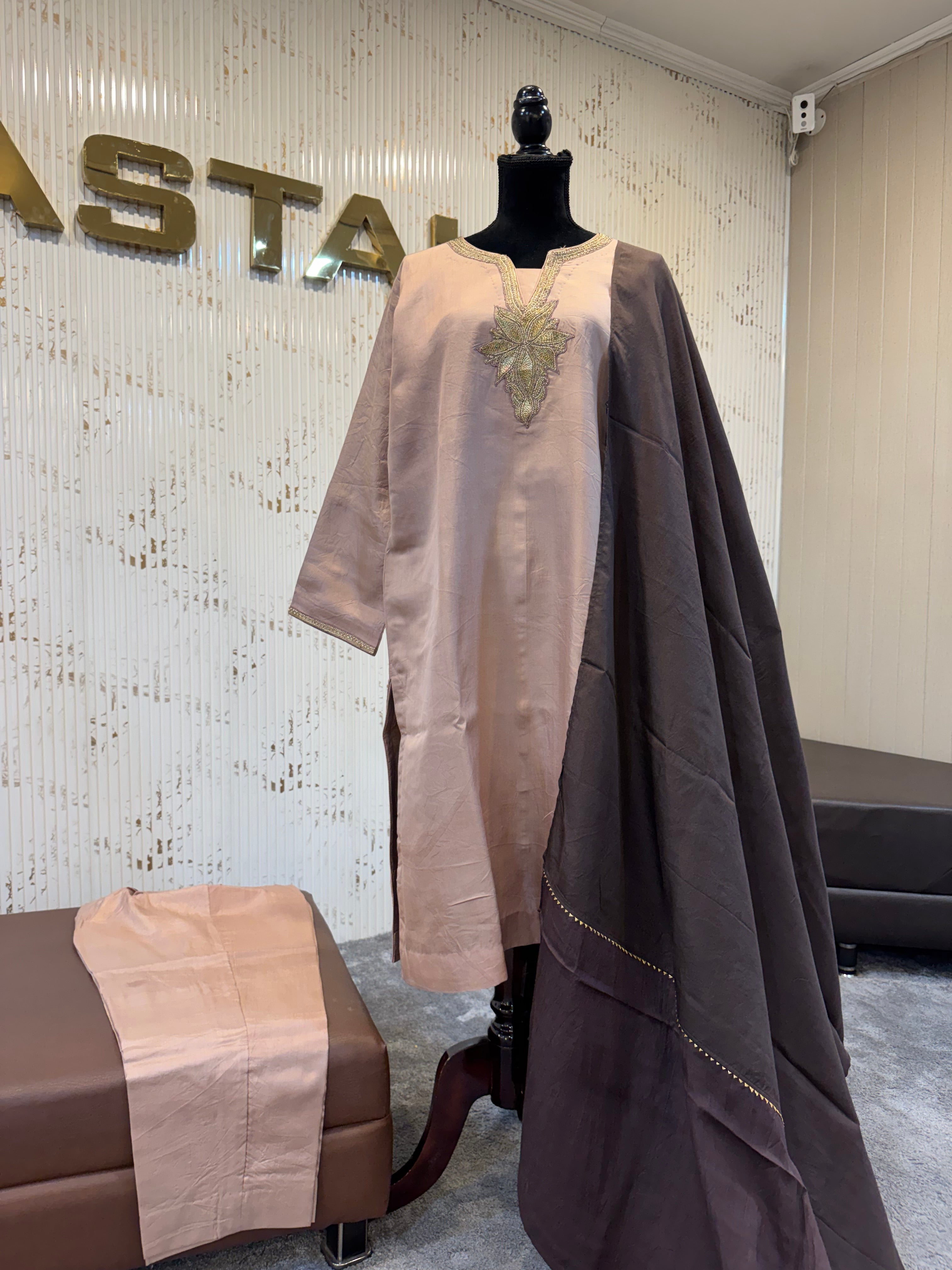 Puresilk 3 pc handtilla suit
