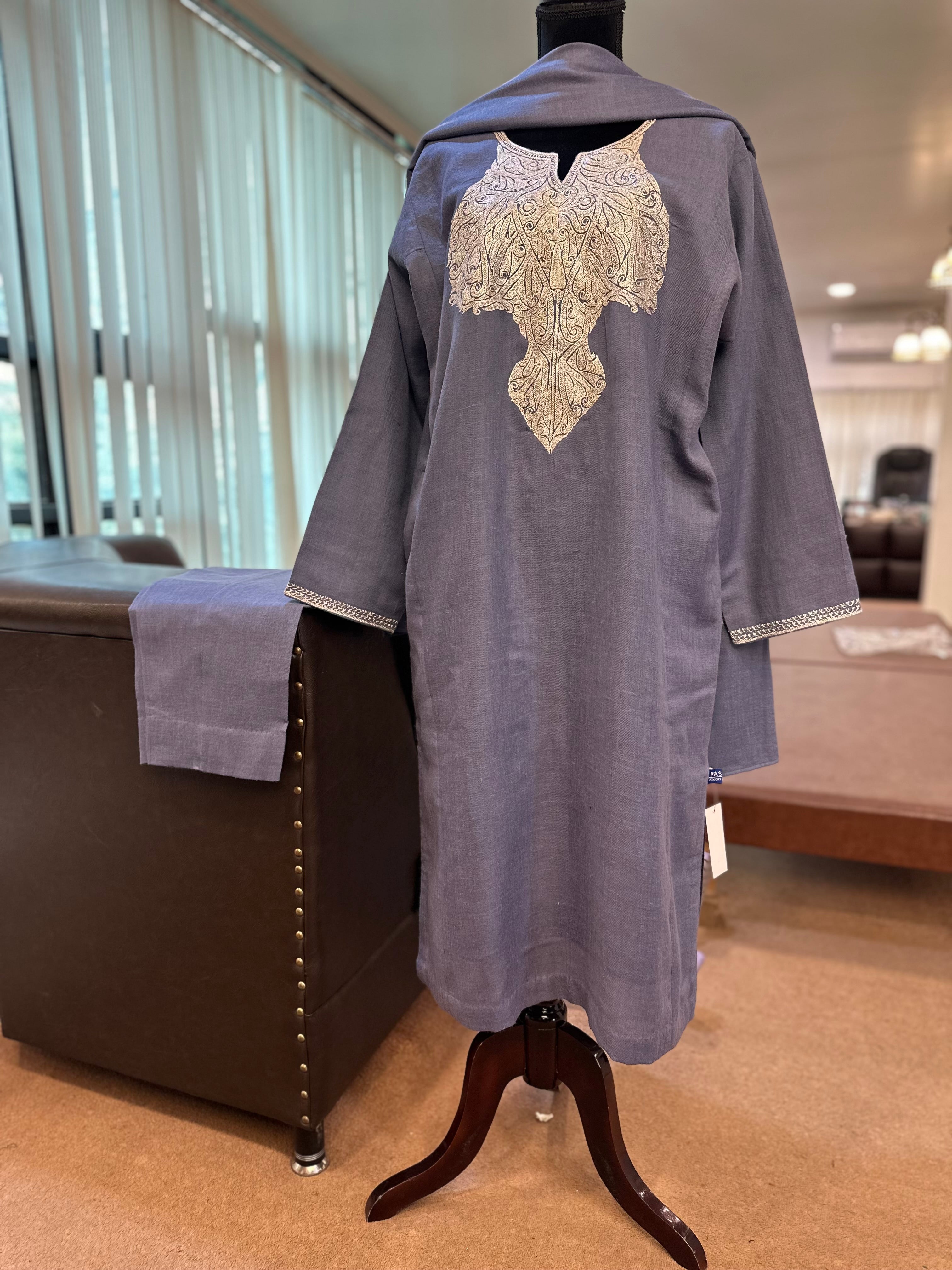 Purepashmina blend handtilla pheran set