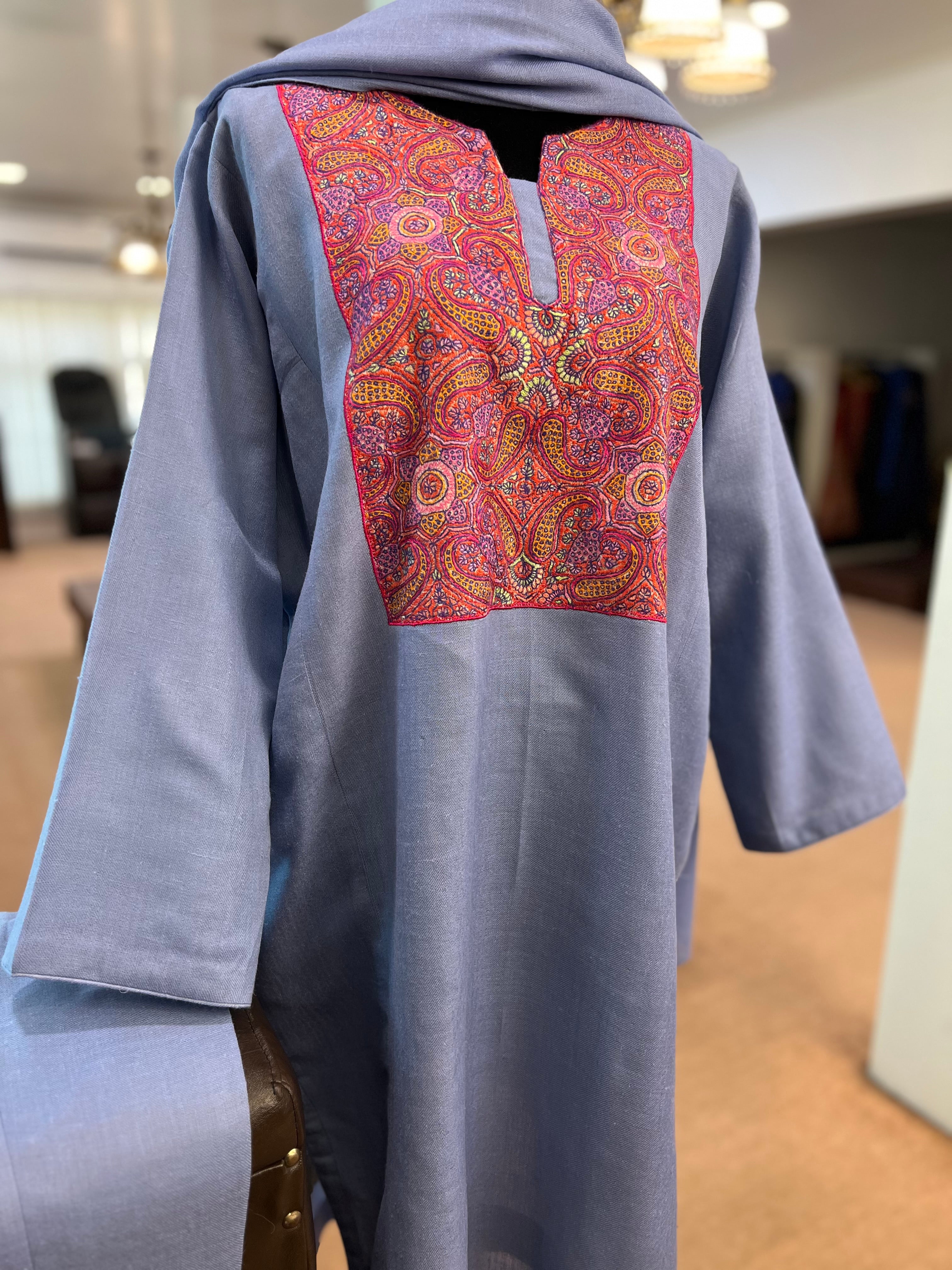 Pure pashmina blend pheran set 3pc with hand sozni pwb302