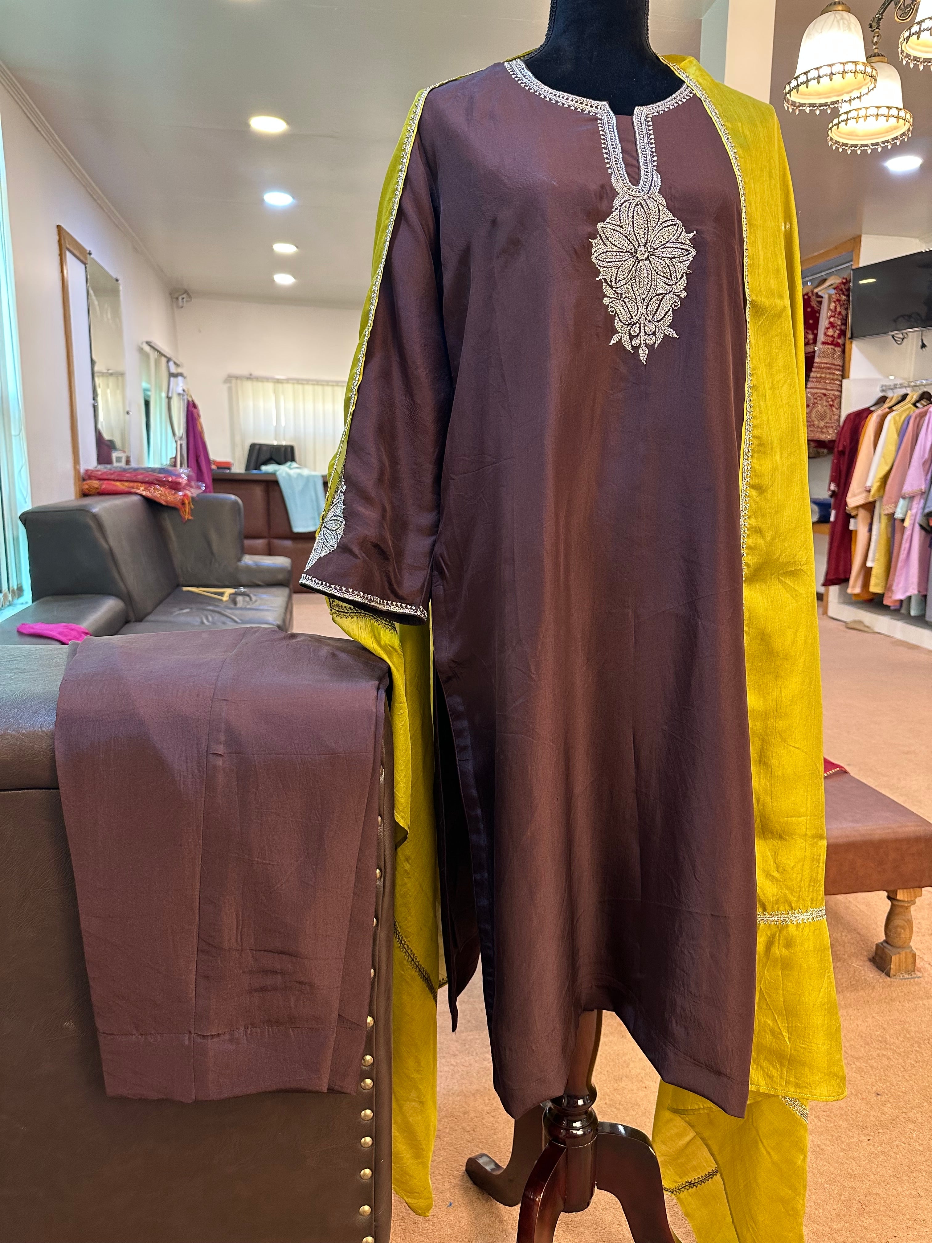 Handtilla 3 piece suit