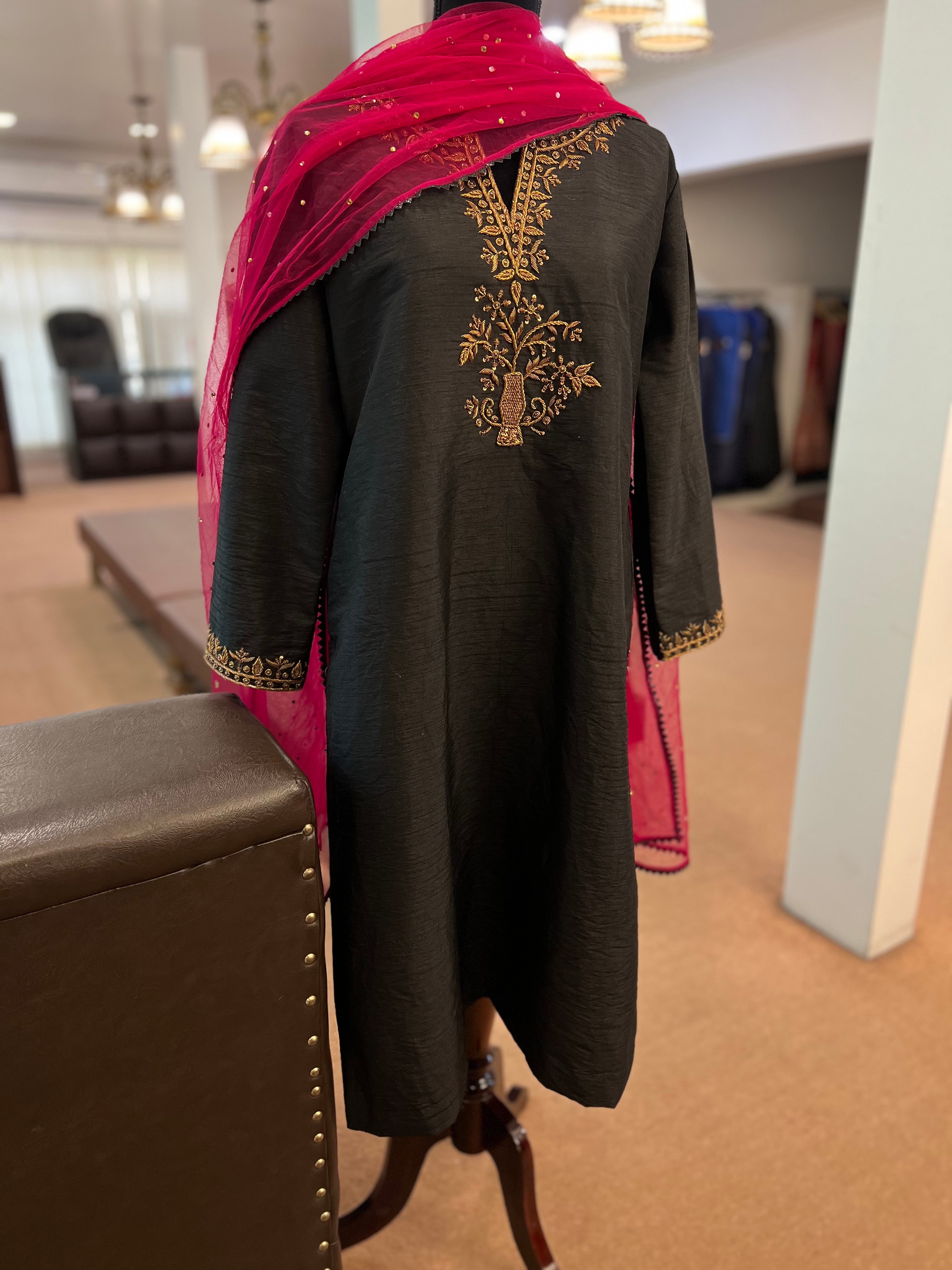 Hand embroidered kurta and duppata set 2pc pbks796