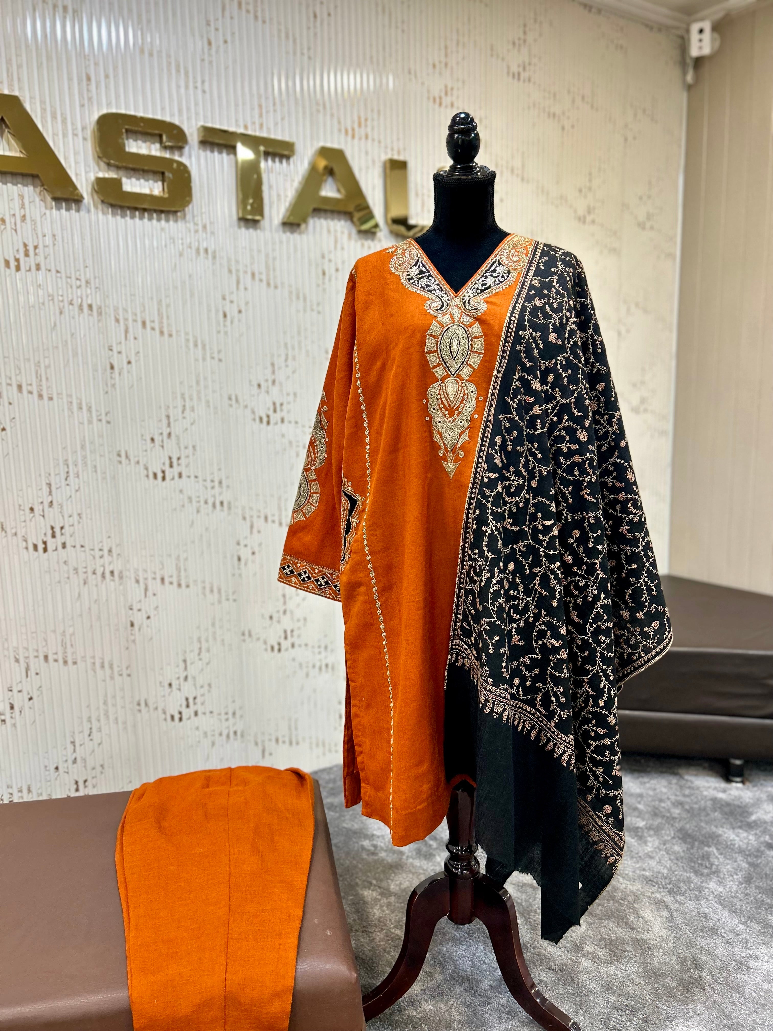 Purepashmina blend 2 pc pheran set