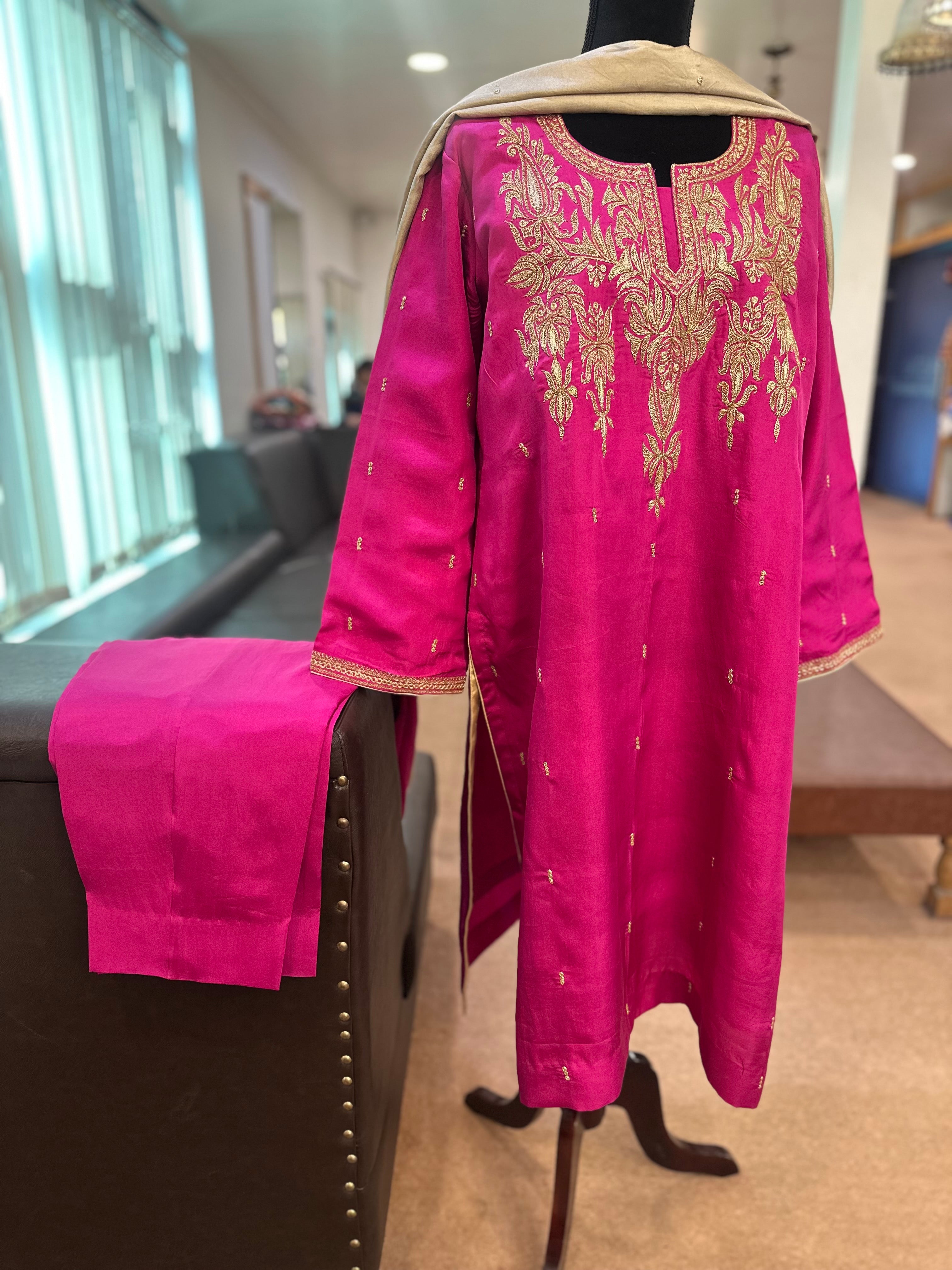 Puresilk 3 piece suit mtks834