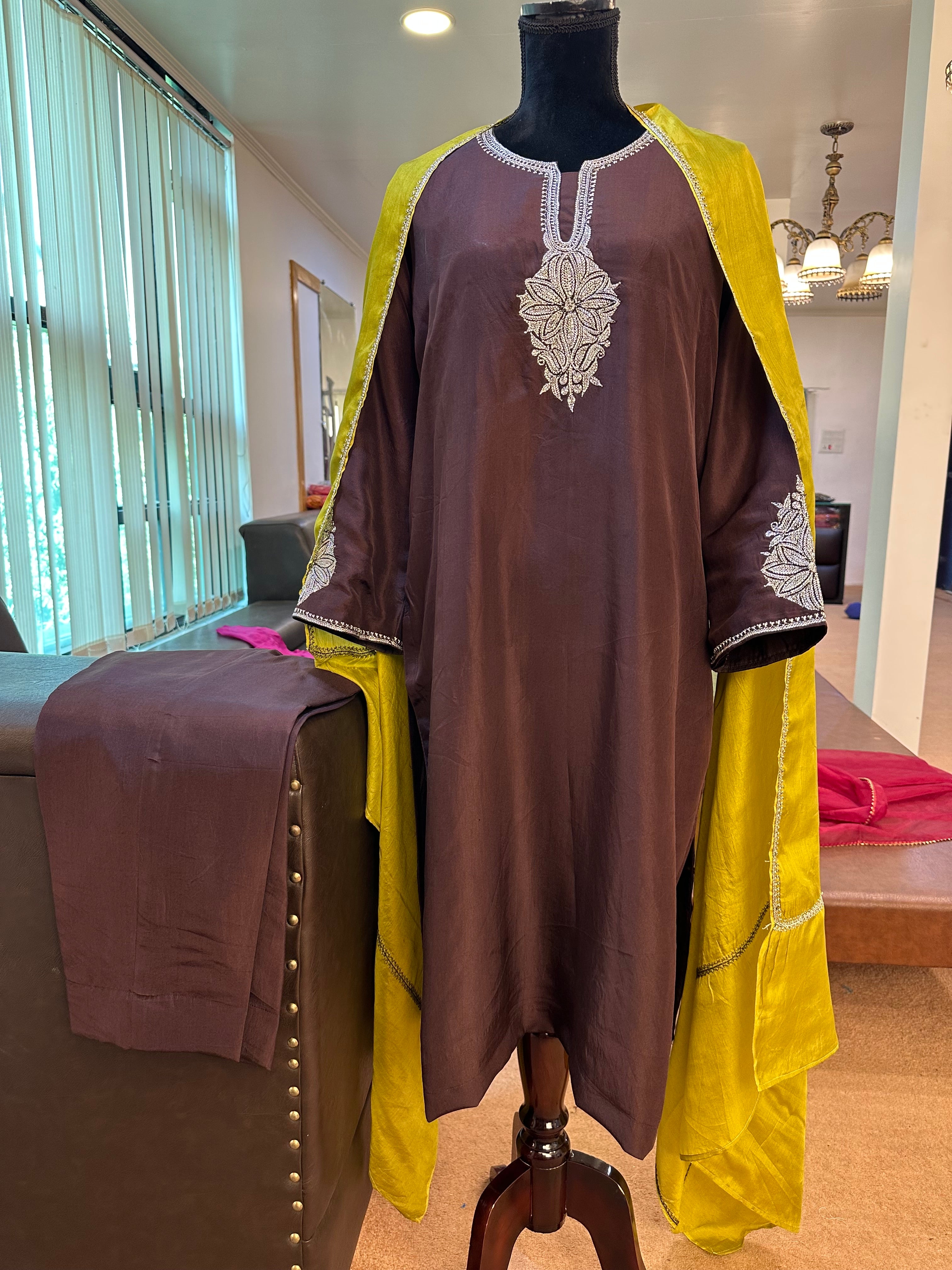 Handtilla 3 piece suit