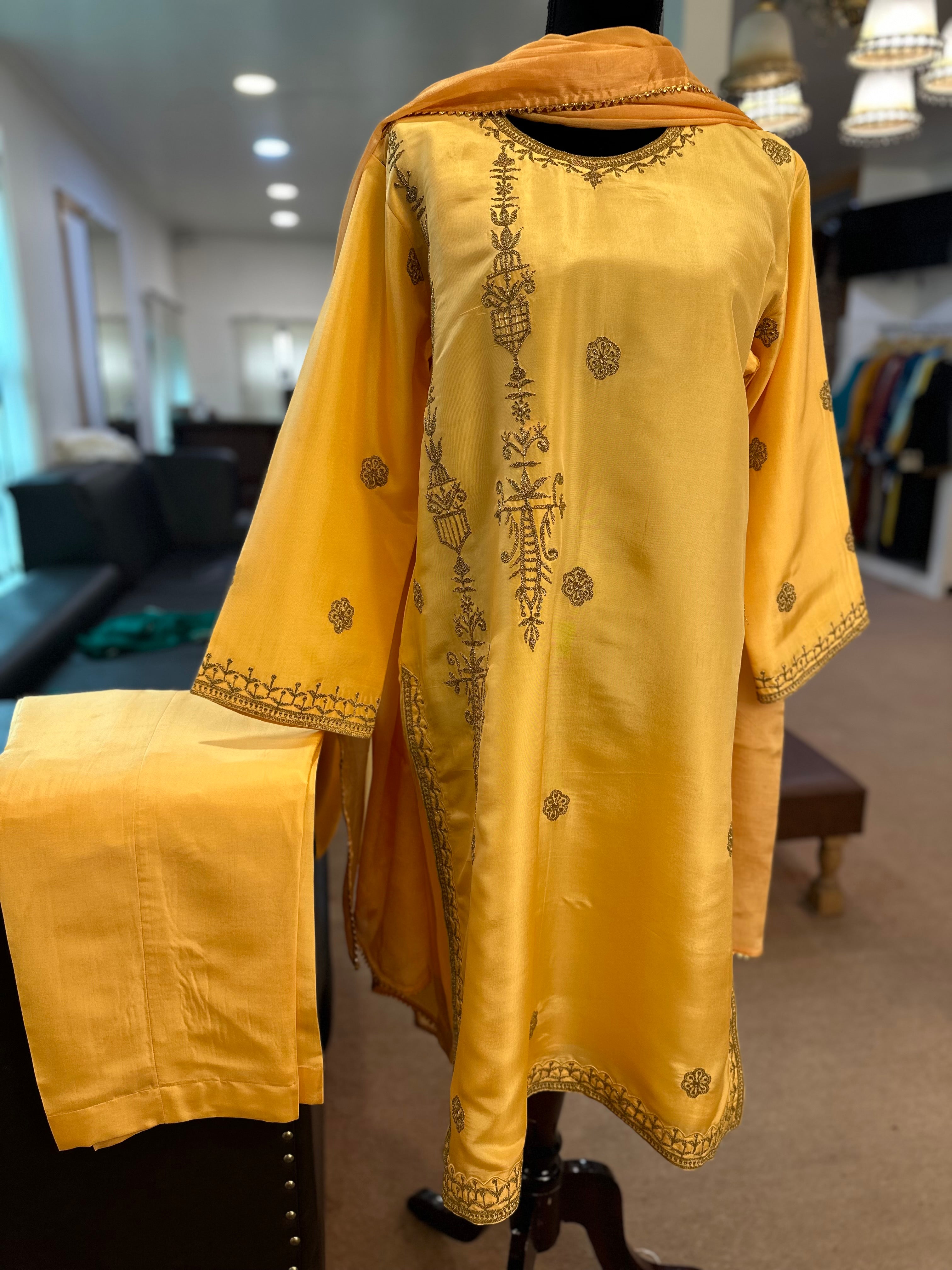 Upada silk tilla kurta set mtks702