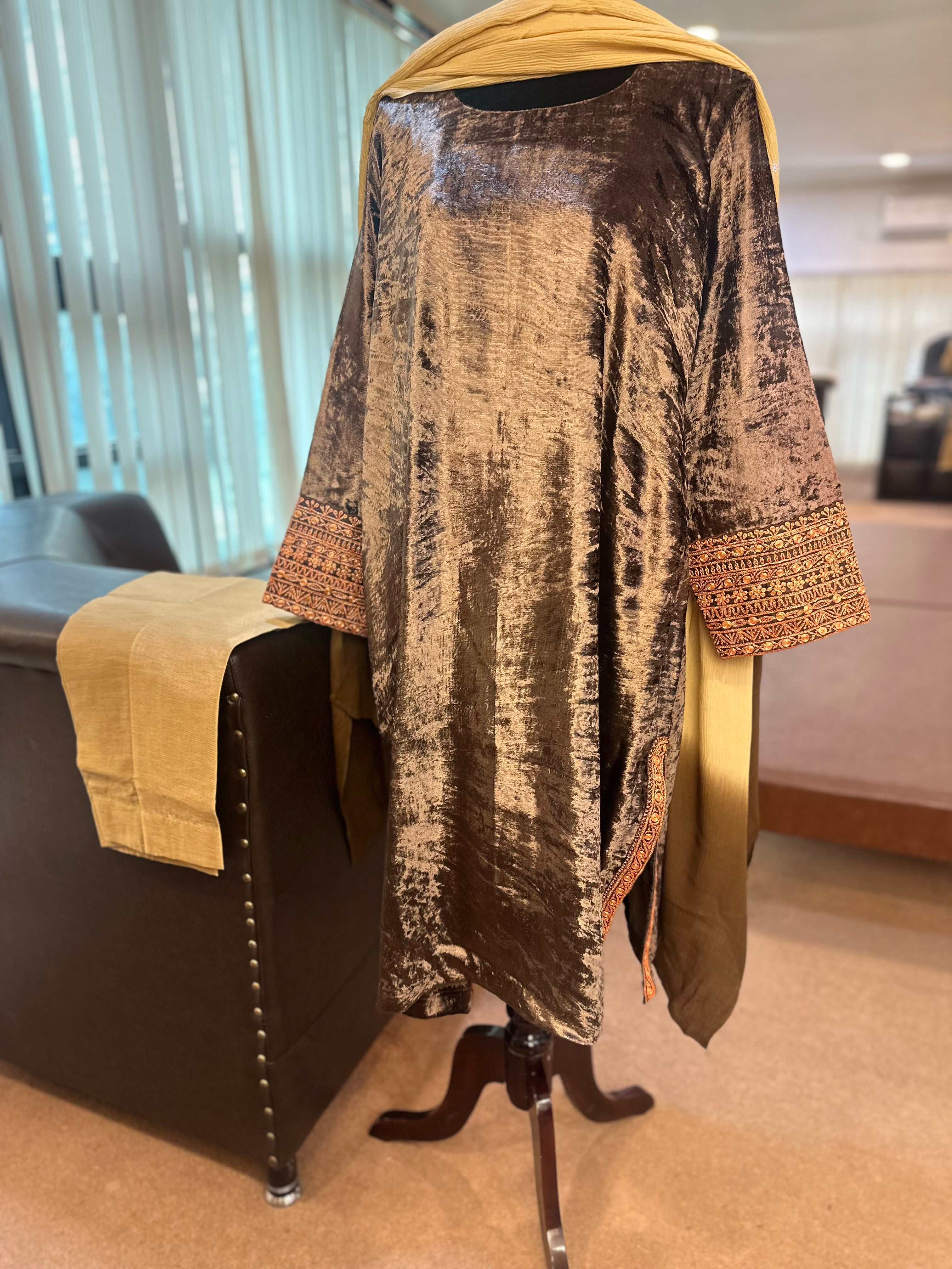 Brown Velvet tilla kurta set