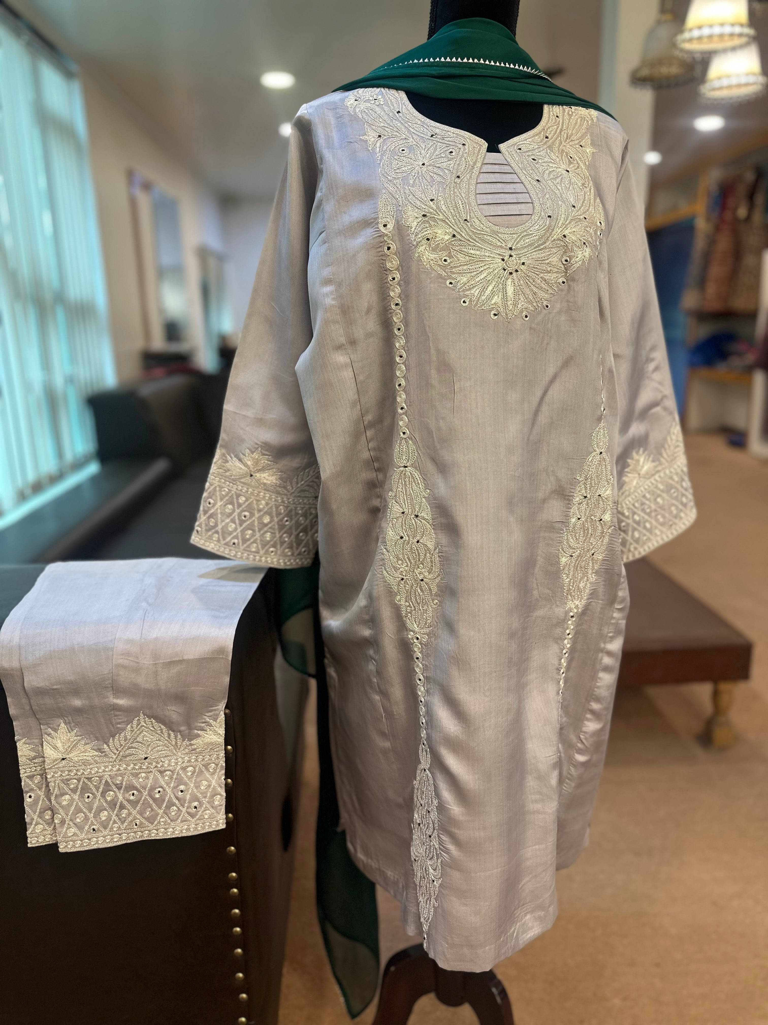 Puresilk 3 piece suit mtks784