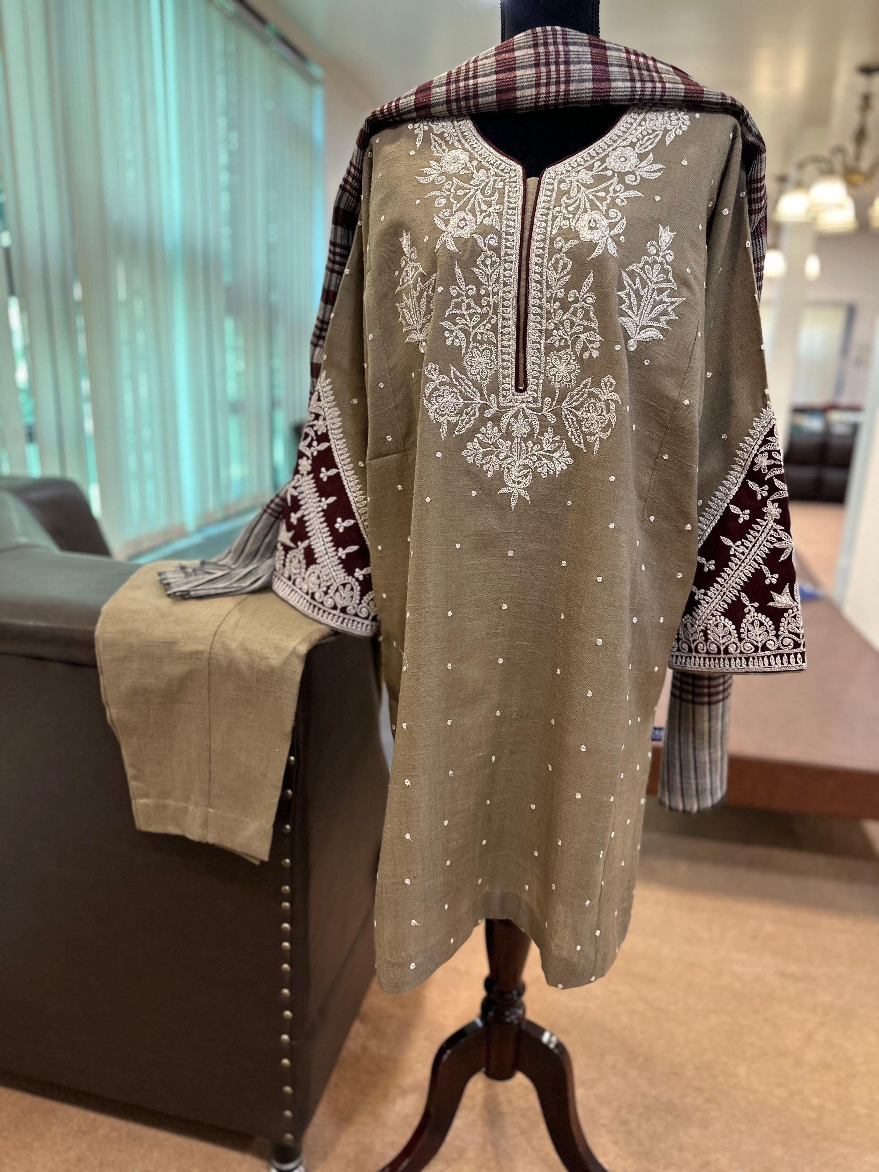 Purepashmina blend 2 piece pheran set