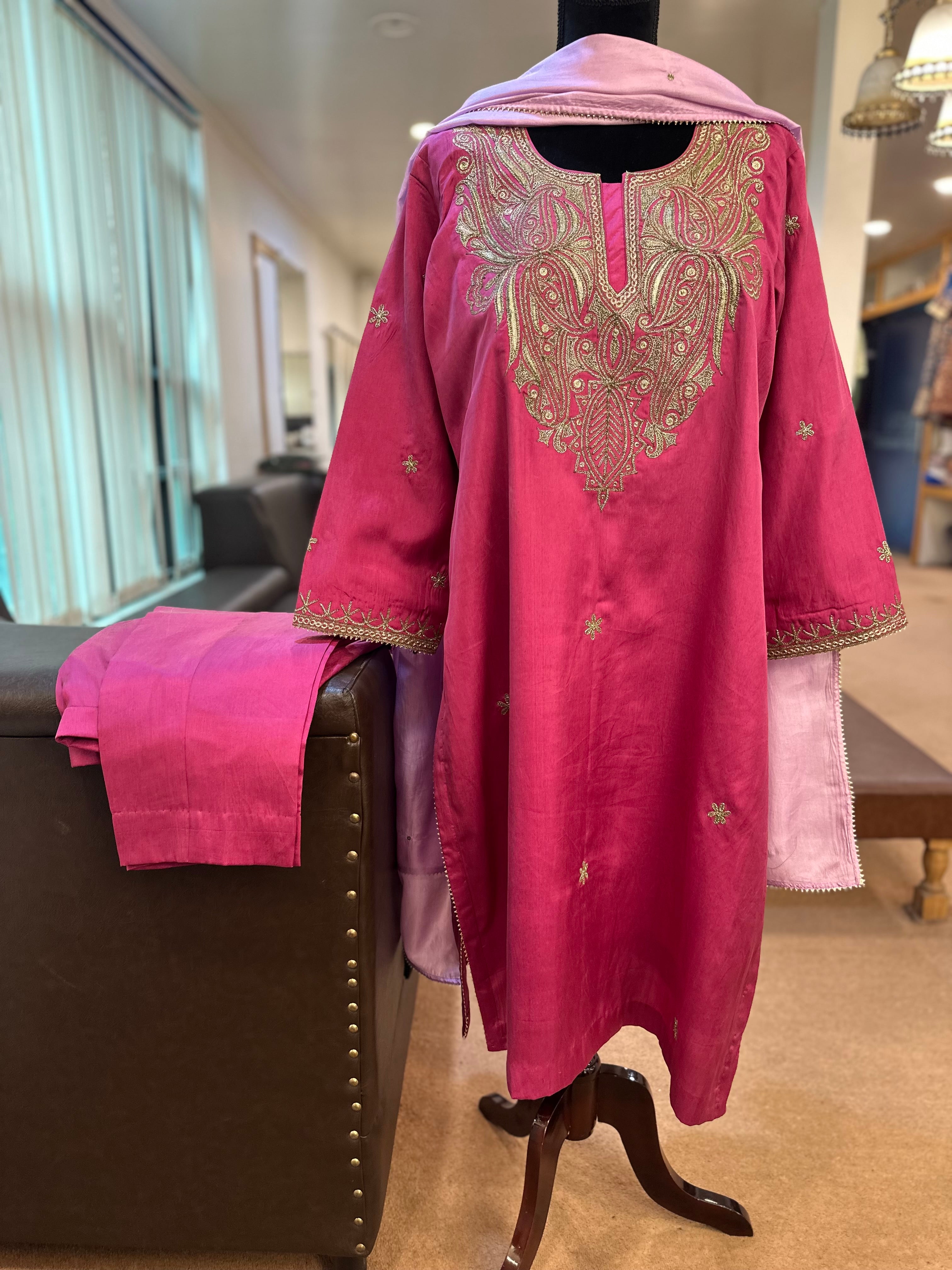 Puresilk 3 piece suit mtks810