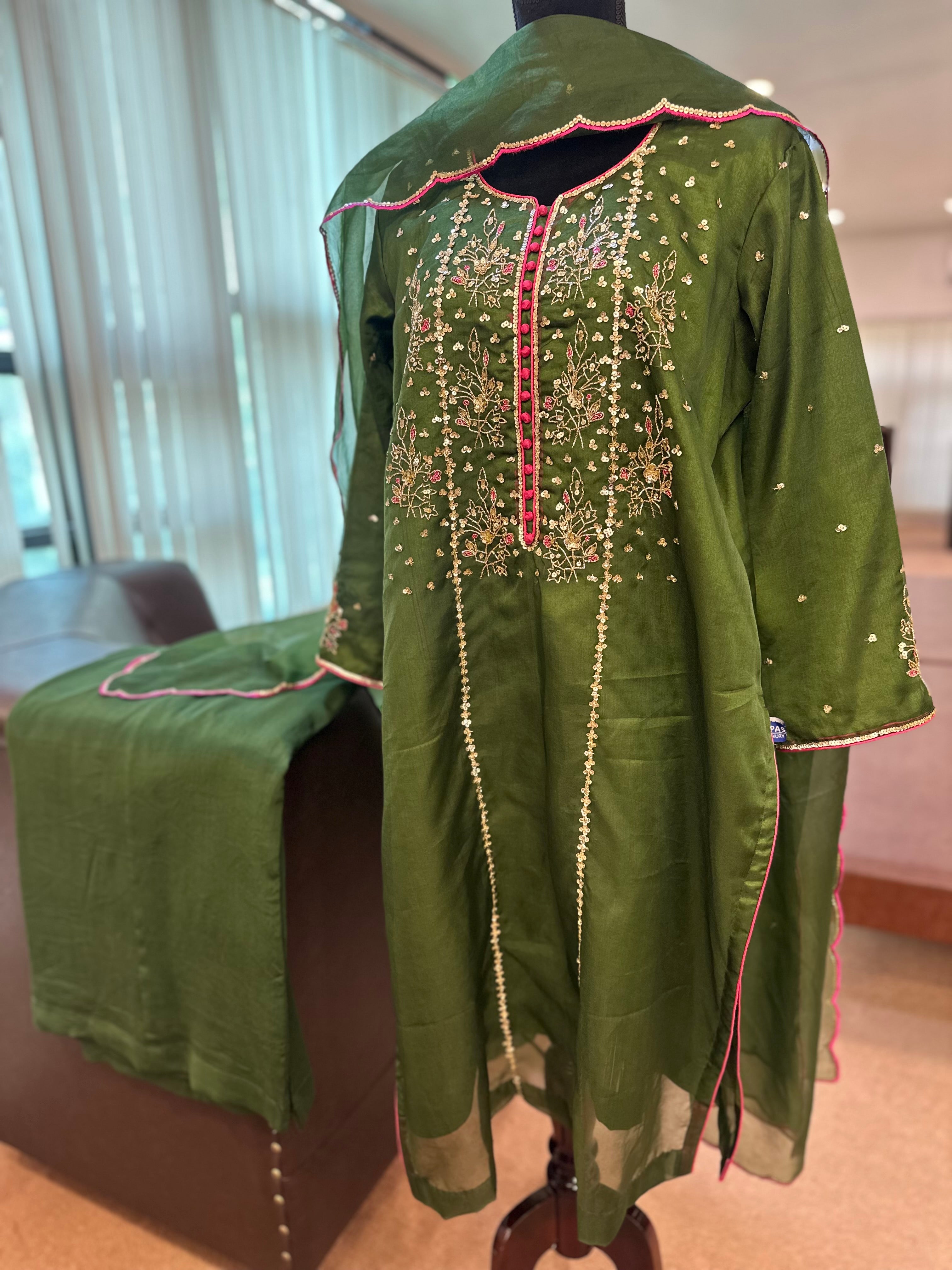 Handwork organza suit 3 piece