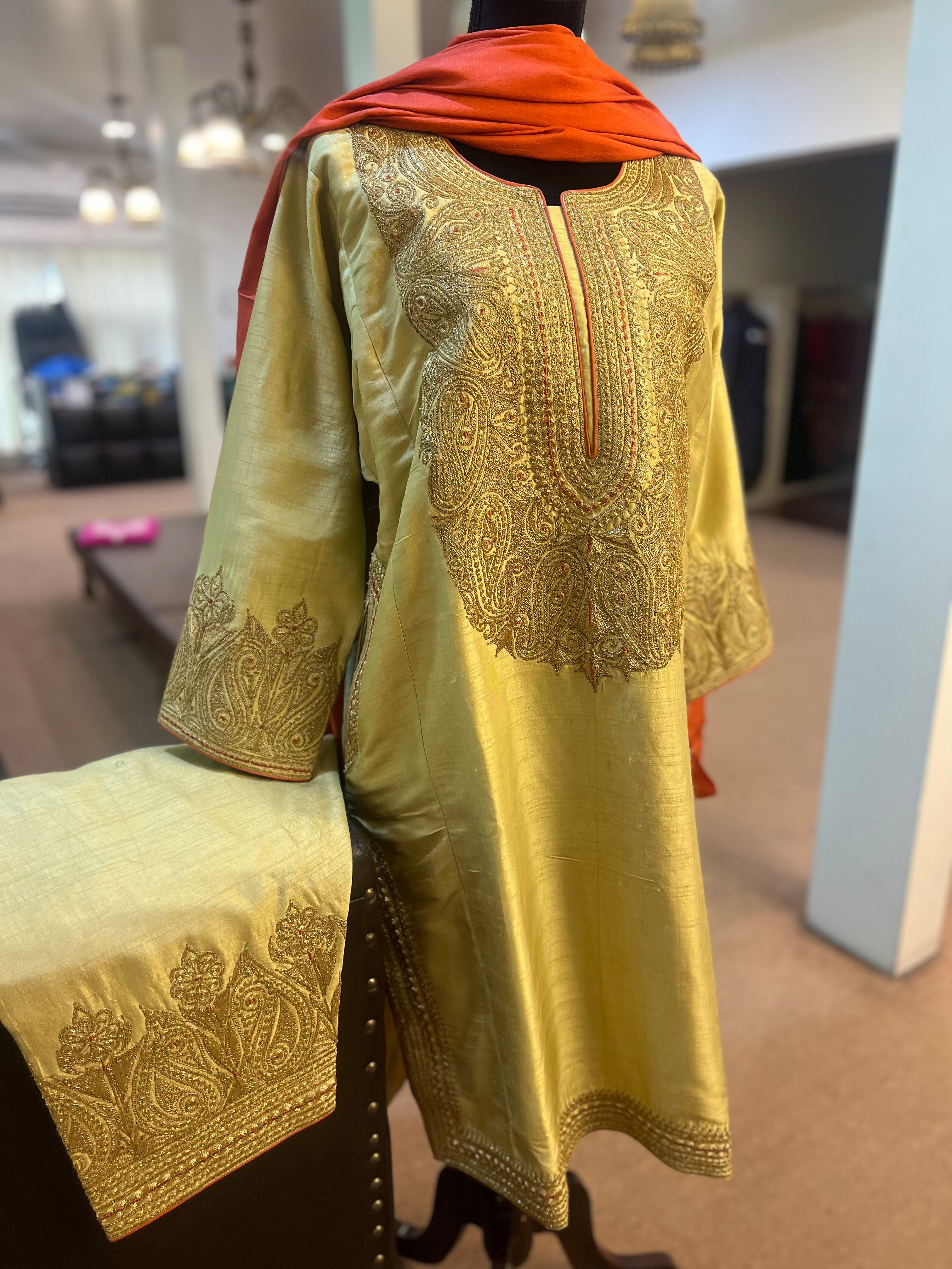 Raw silk Tilla kurta set 3pc stitched.