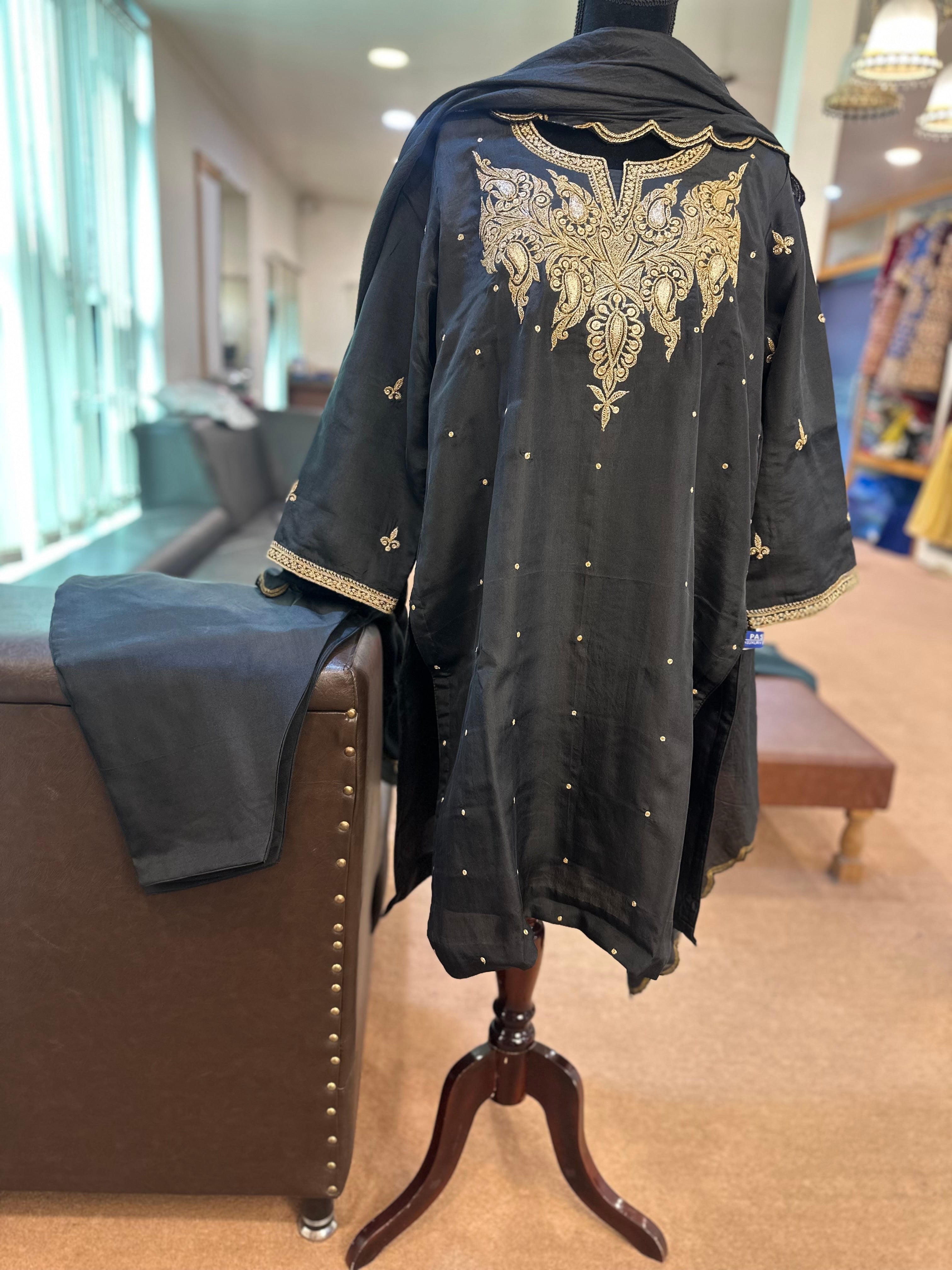 Puresilk 3 piece tillawork suit