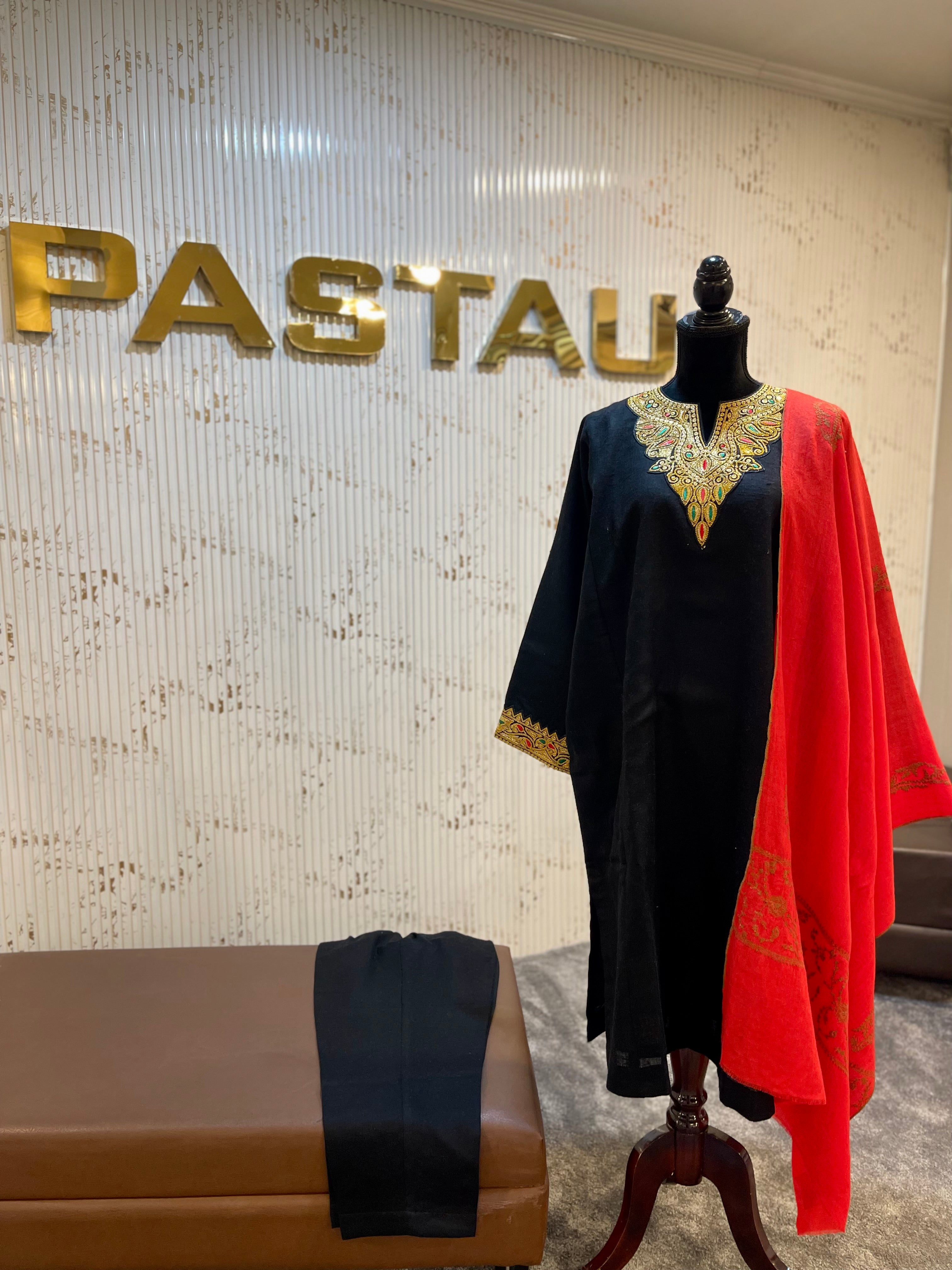 Purepashmina blend black pheran set pwb518