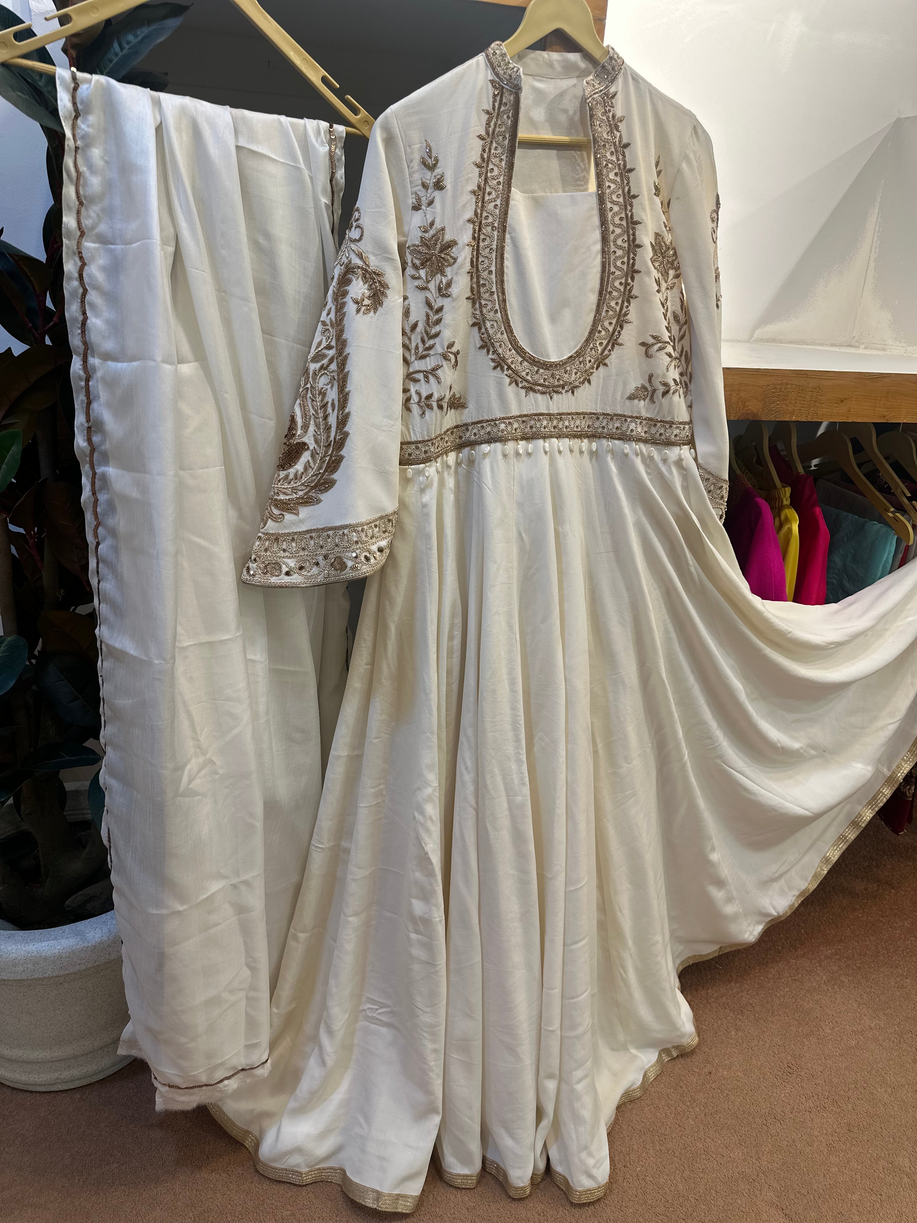 Offwhite Purecrepe gown