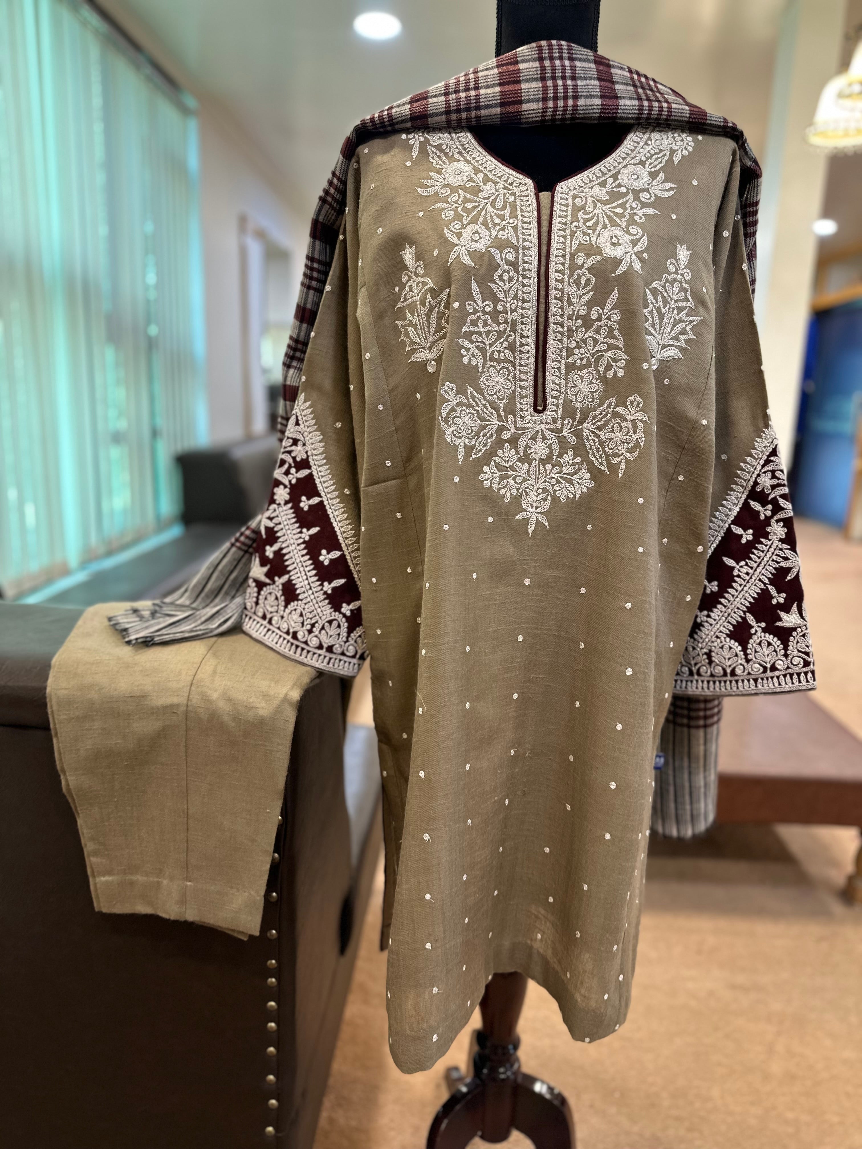 Purepashmina blend 2 piece pheran set