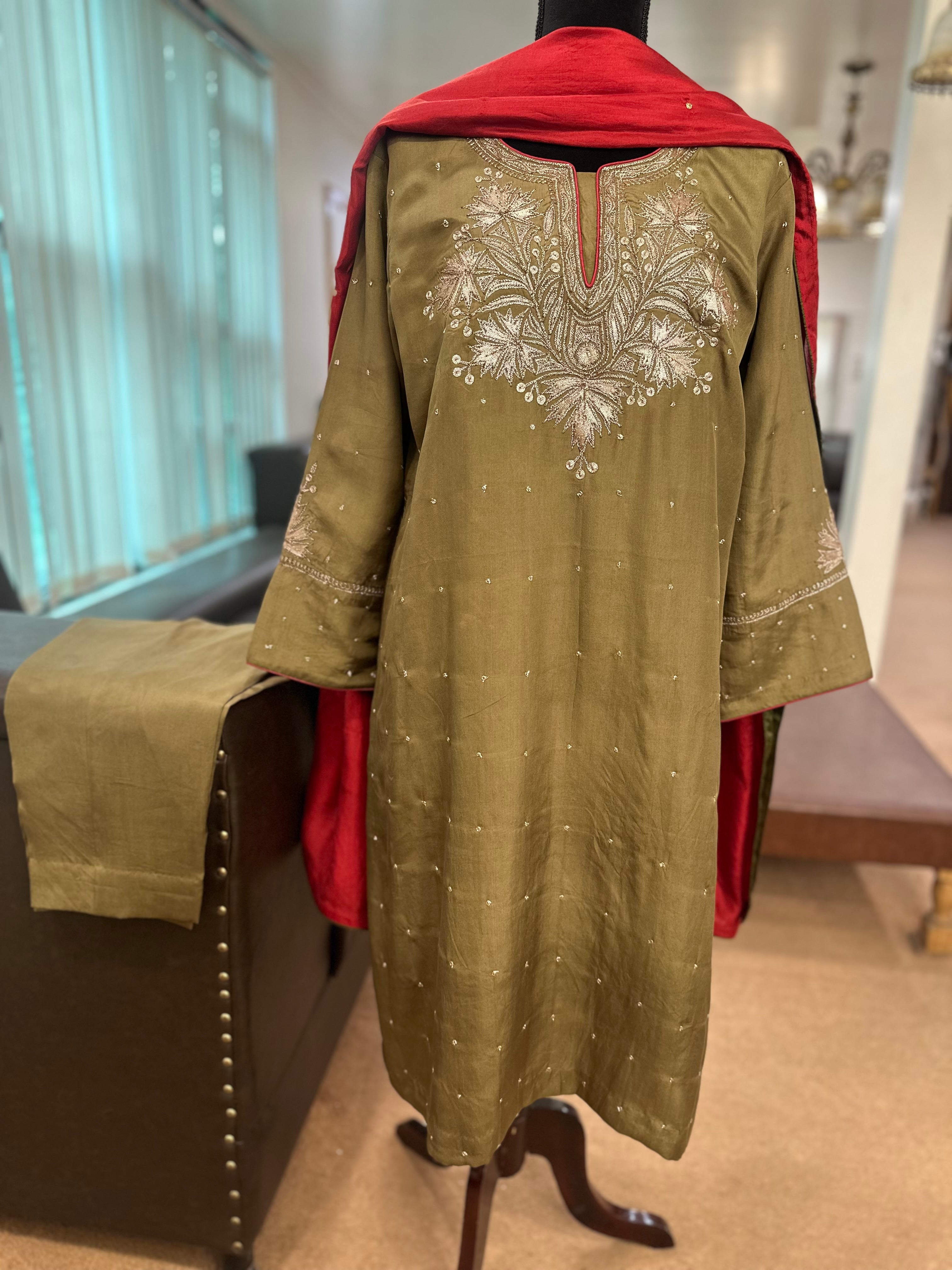 Puresilk 3 piece suit mtks830