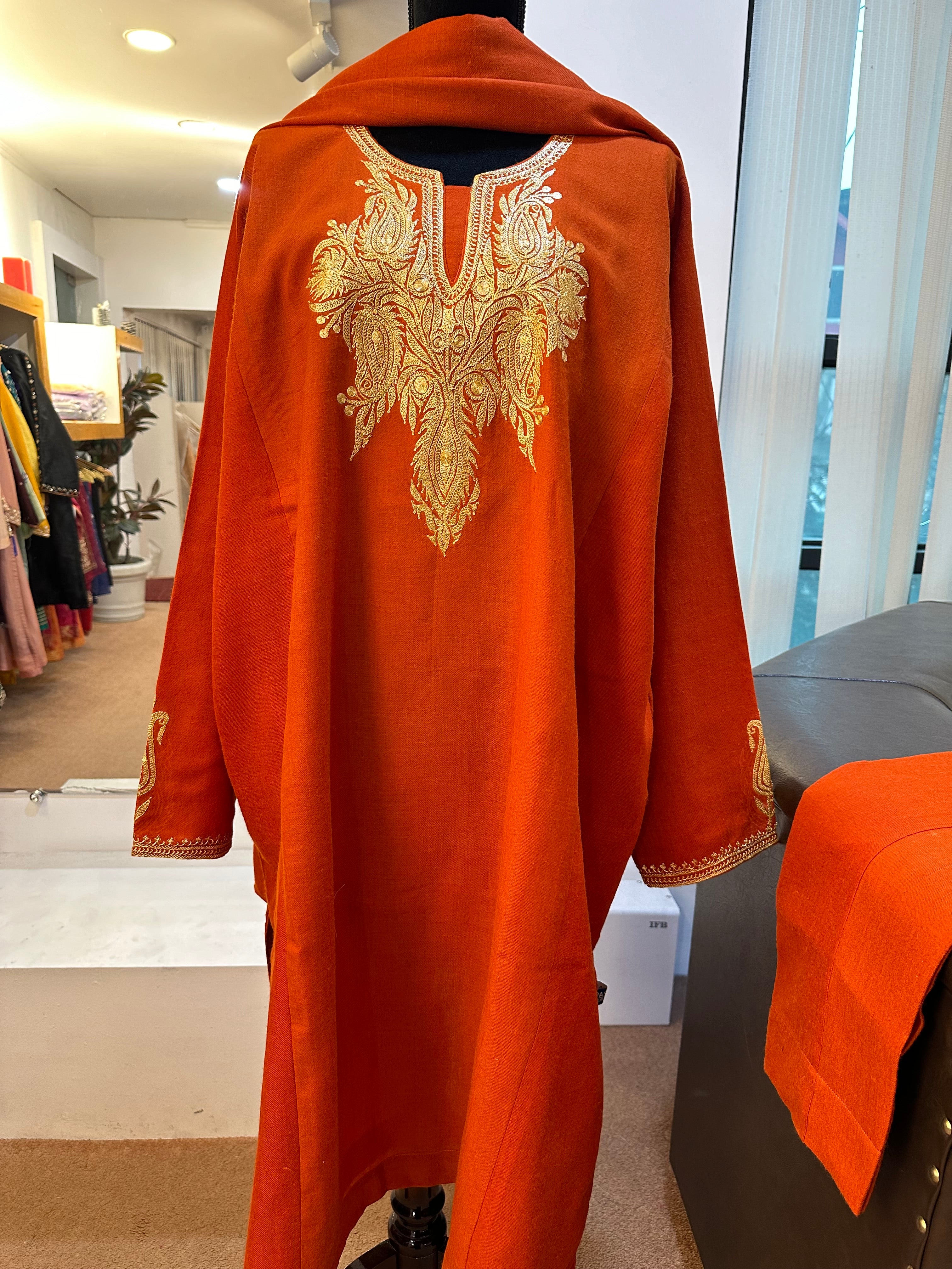 Handtilla pashmina blend pheran set