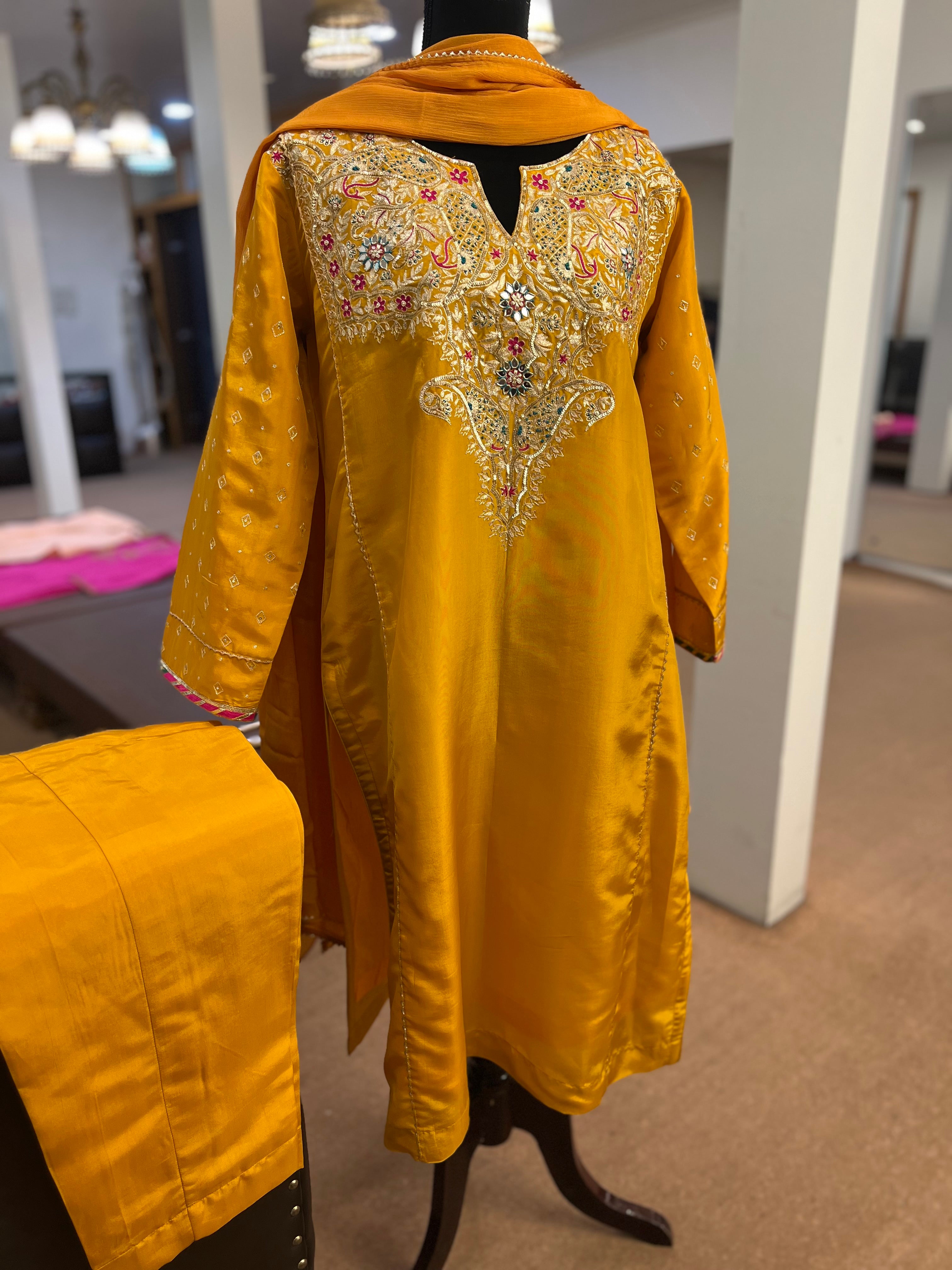 Hand embroidered dress 3pc stitched pbks800