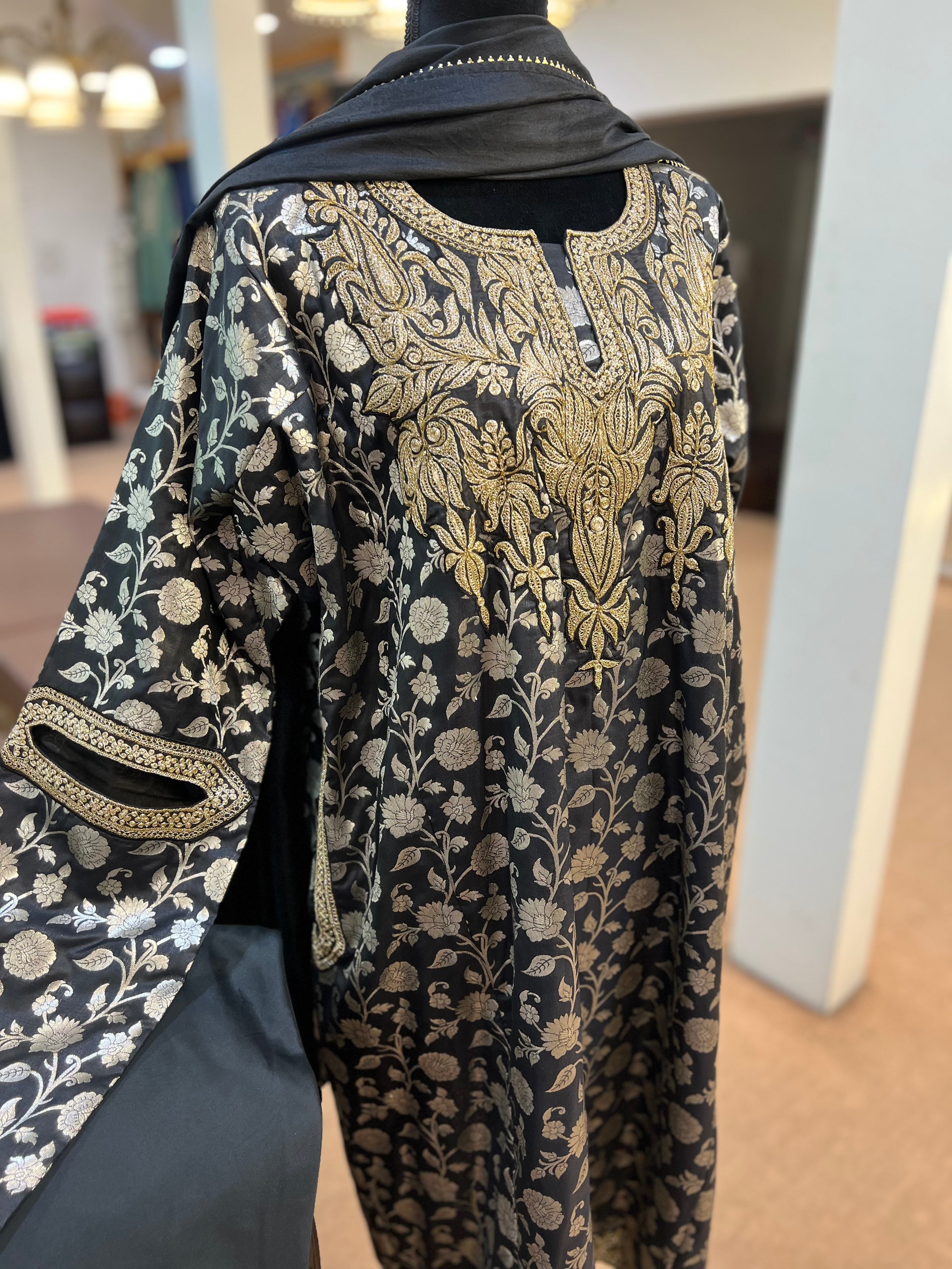 Kashmiri tilla qorab pheran set