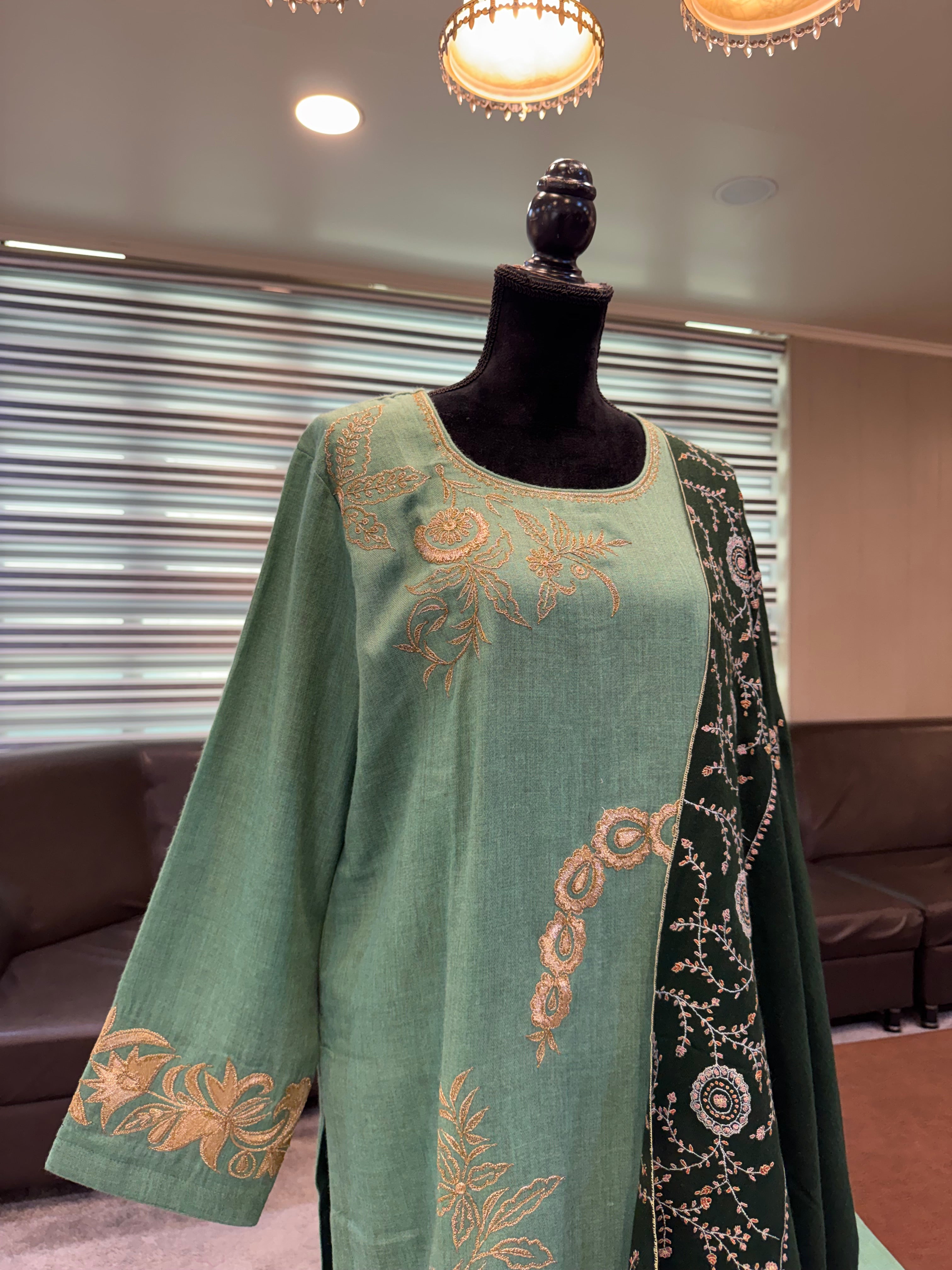Purepashmina blend 2 piece green