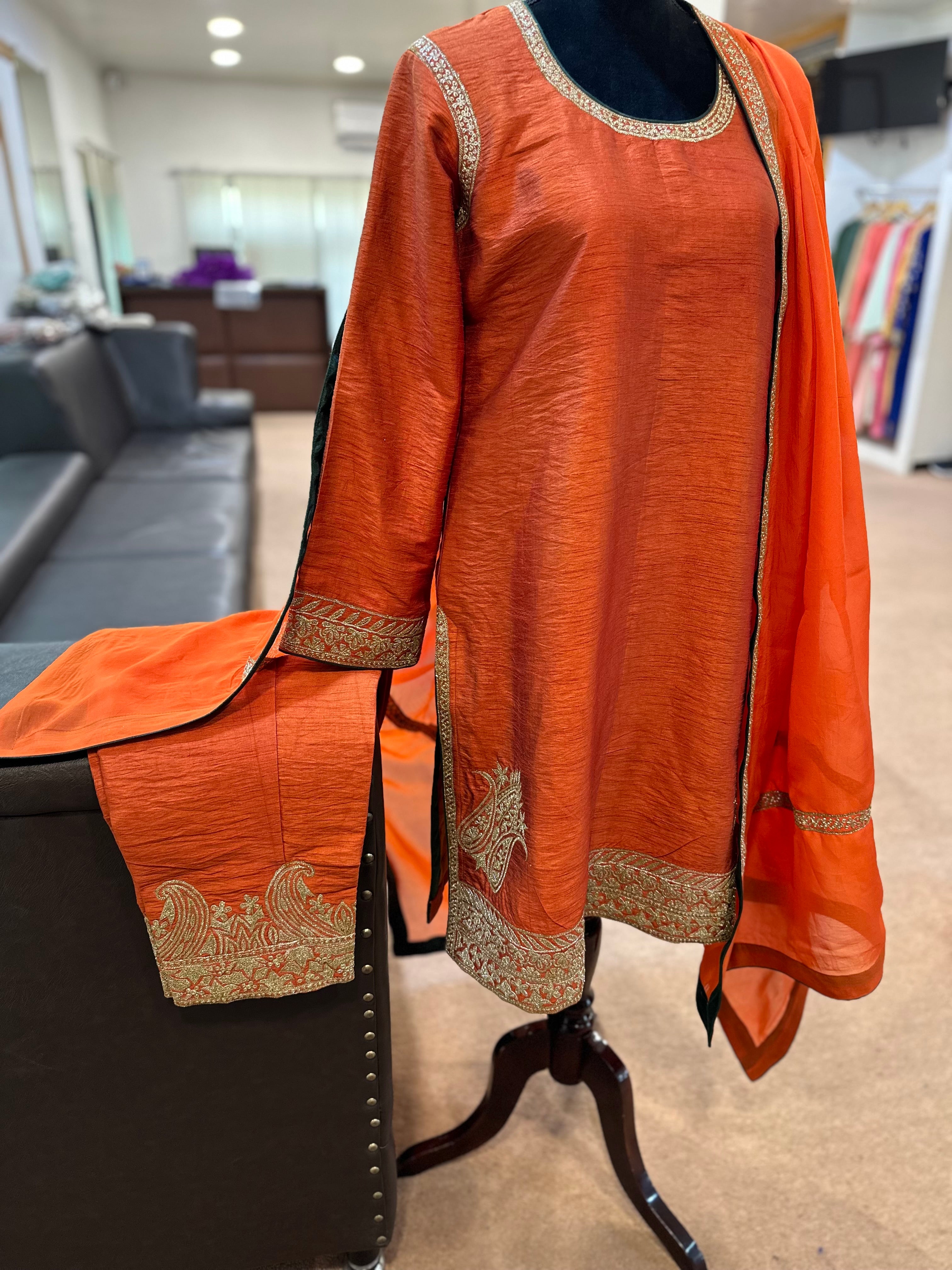 Tillawork raw silk suit