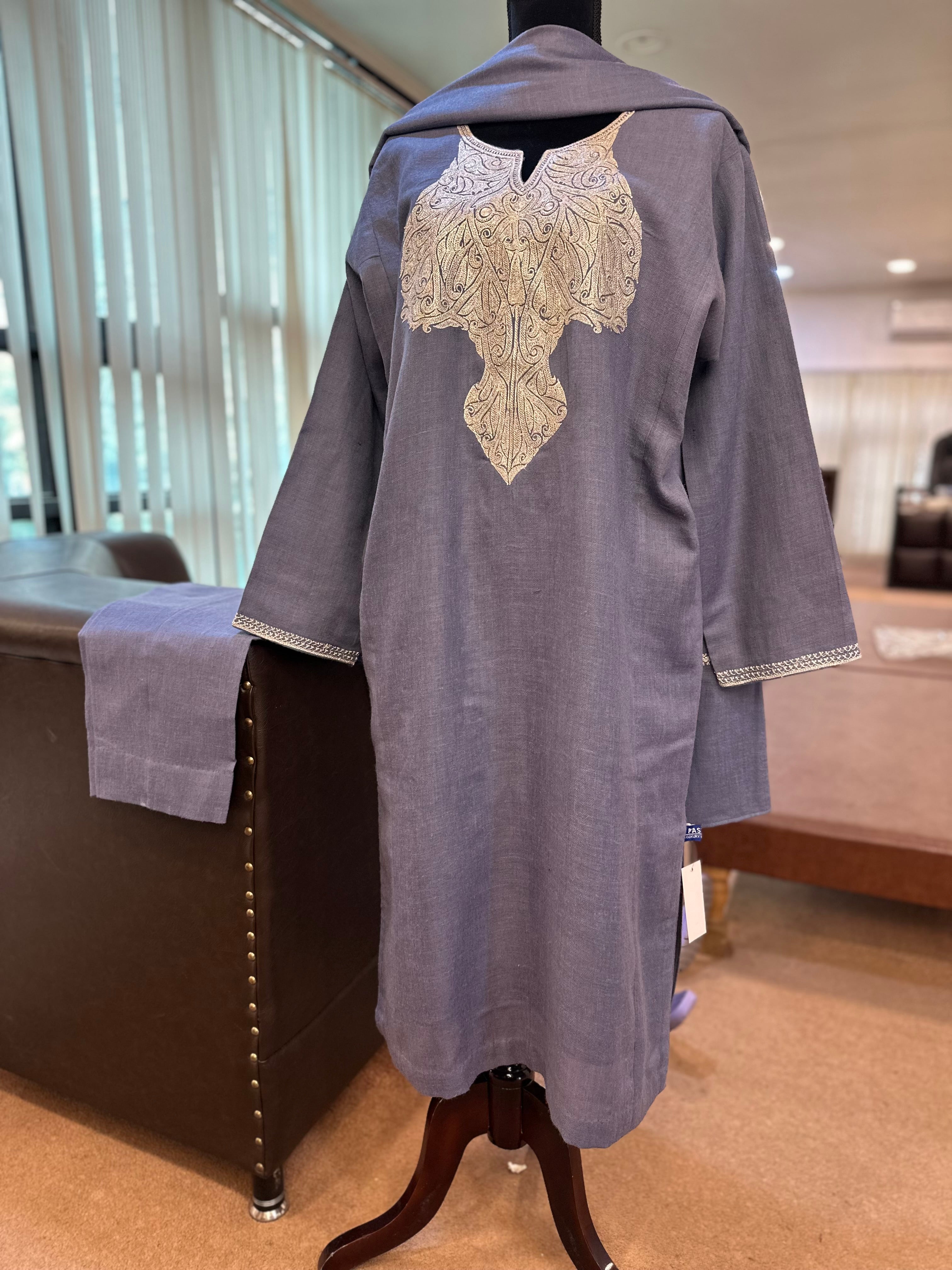 Purepashmina blend handtilla pheran set