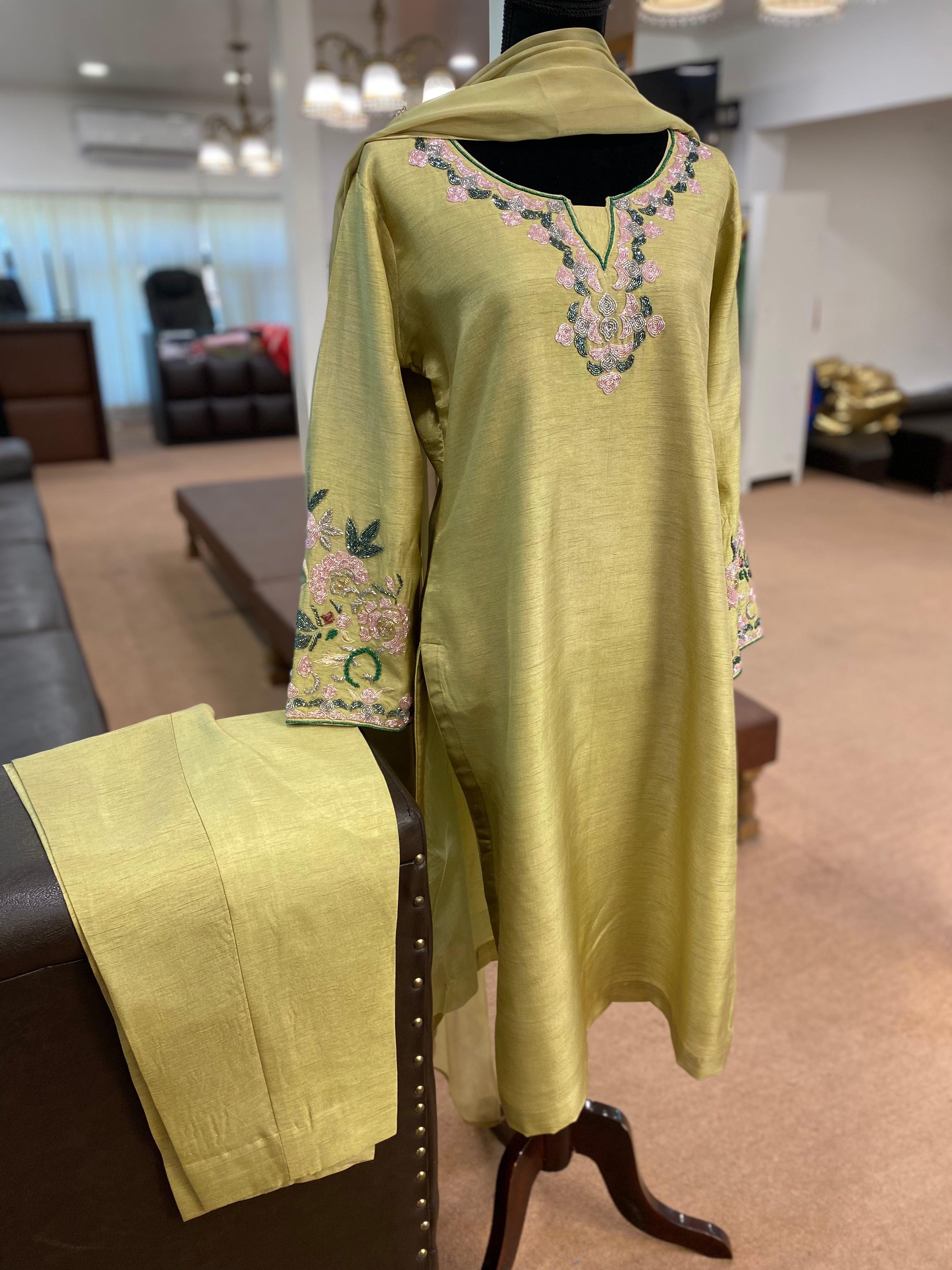 Hand embroidered kurta set 3pc stitched