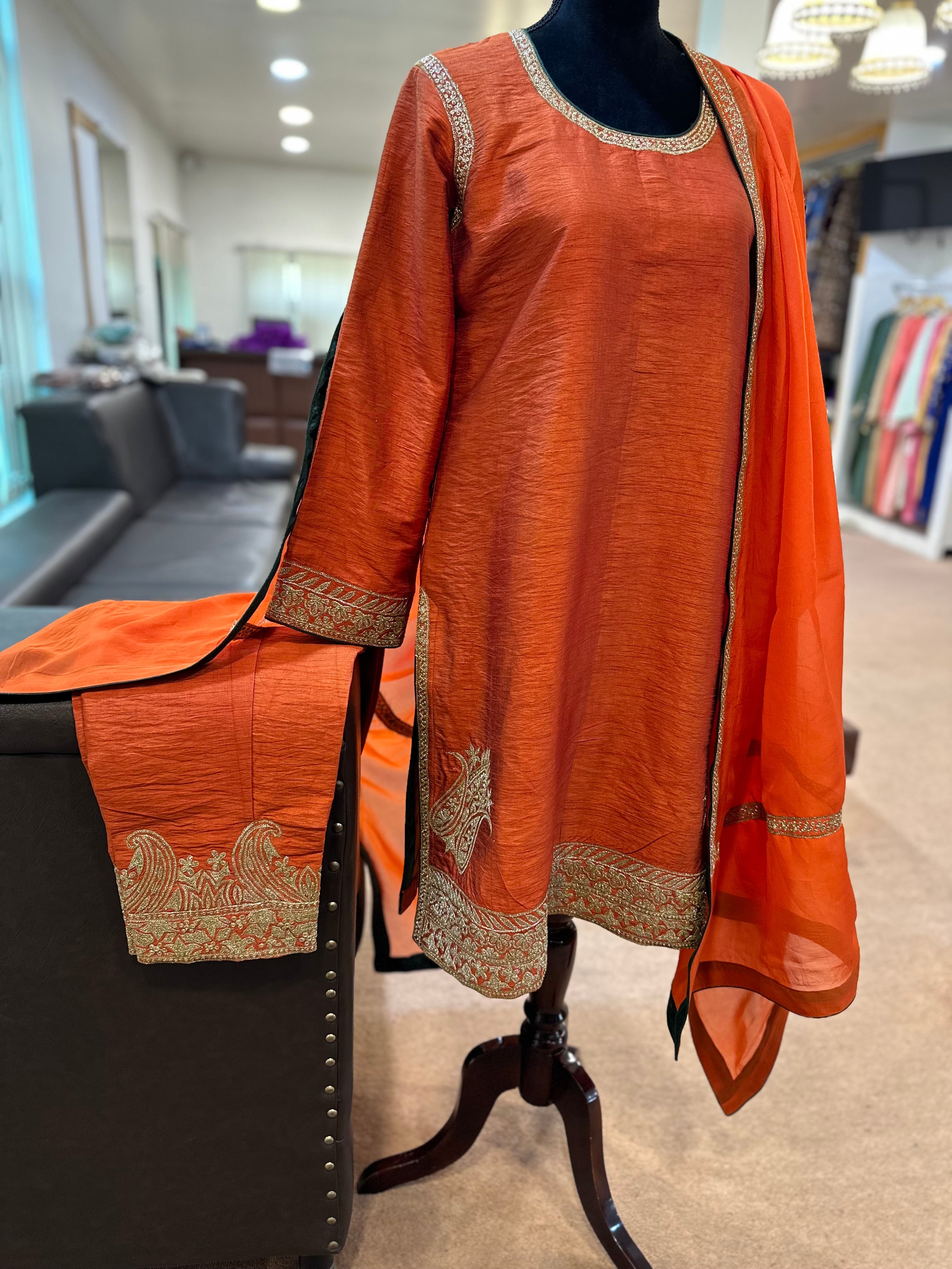 Tillawork raw silk suit