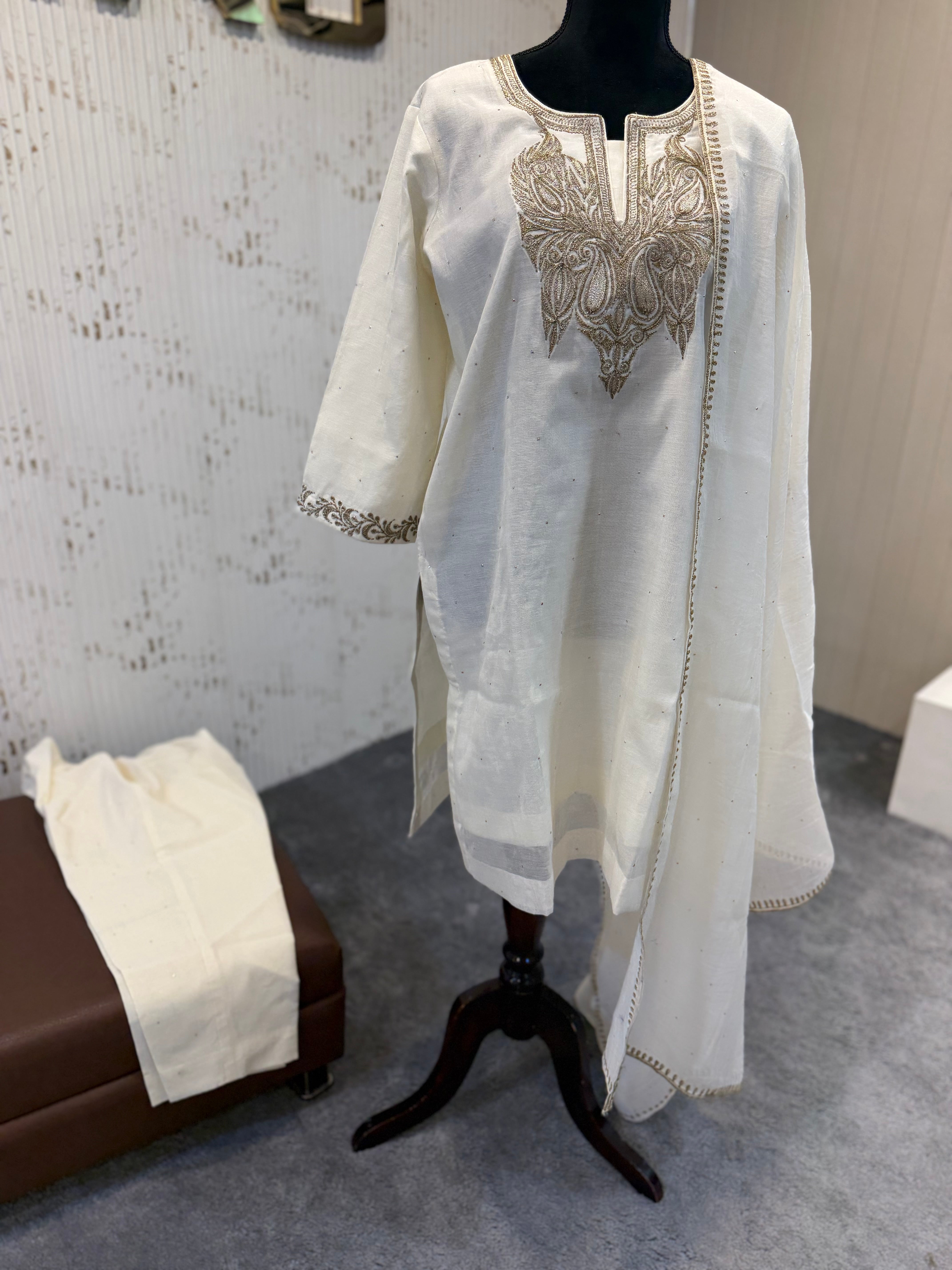 Off white mul chanderi mukaishwork