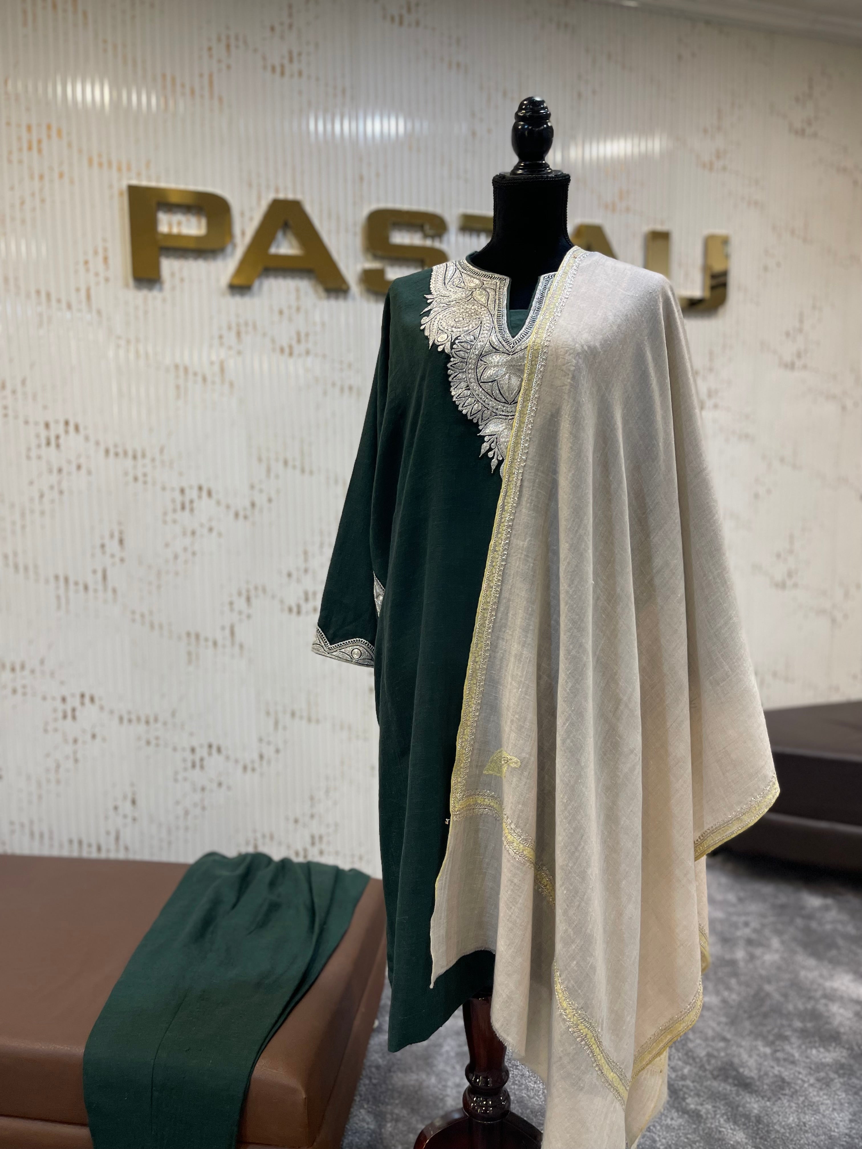 Purepashmina blend handtilla pheran set pwb507