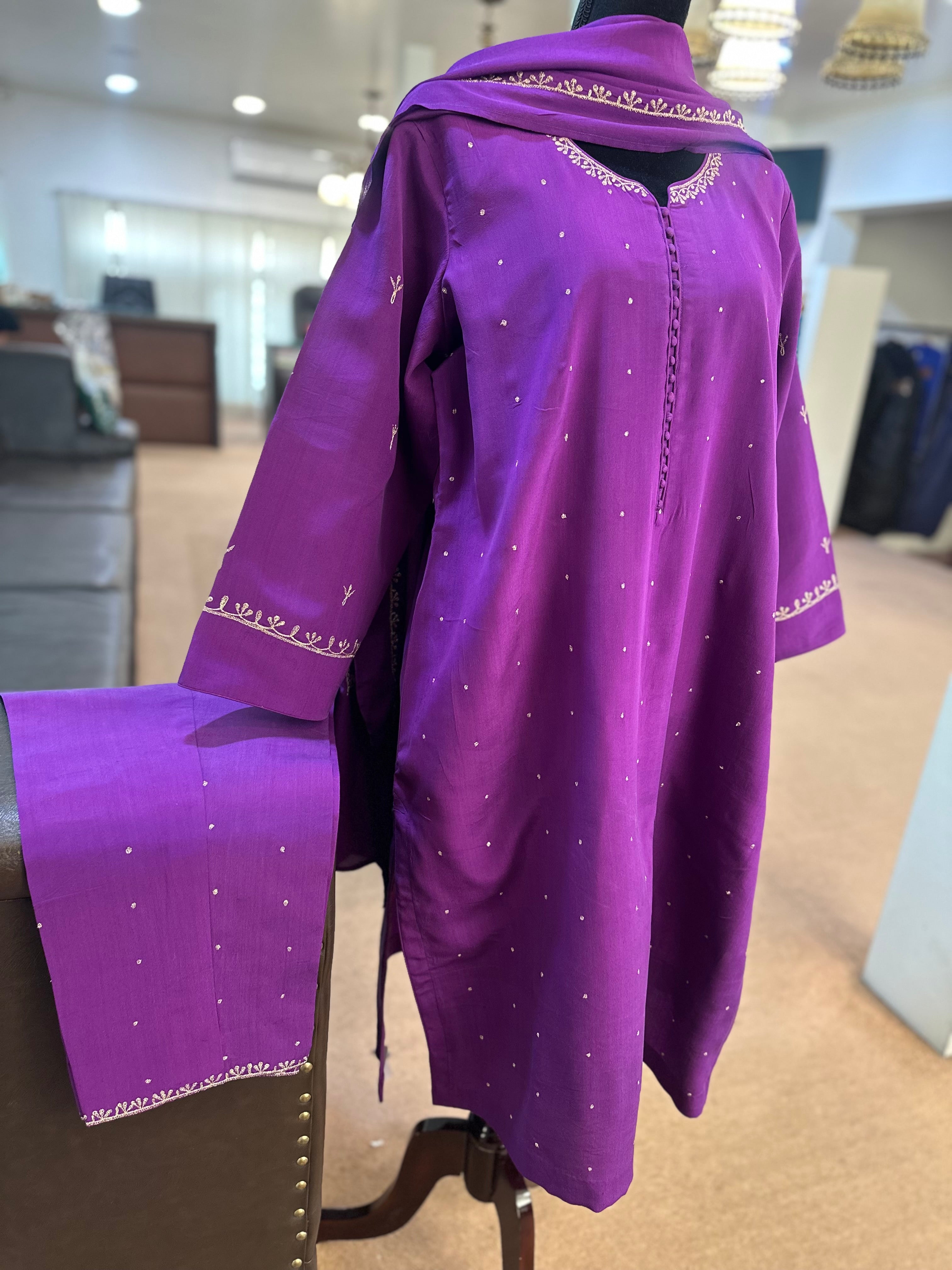 Pure crepe zariwork suit mtks794