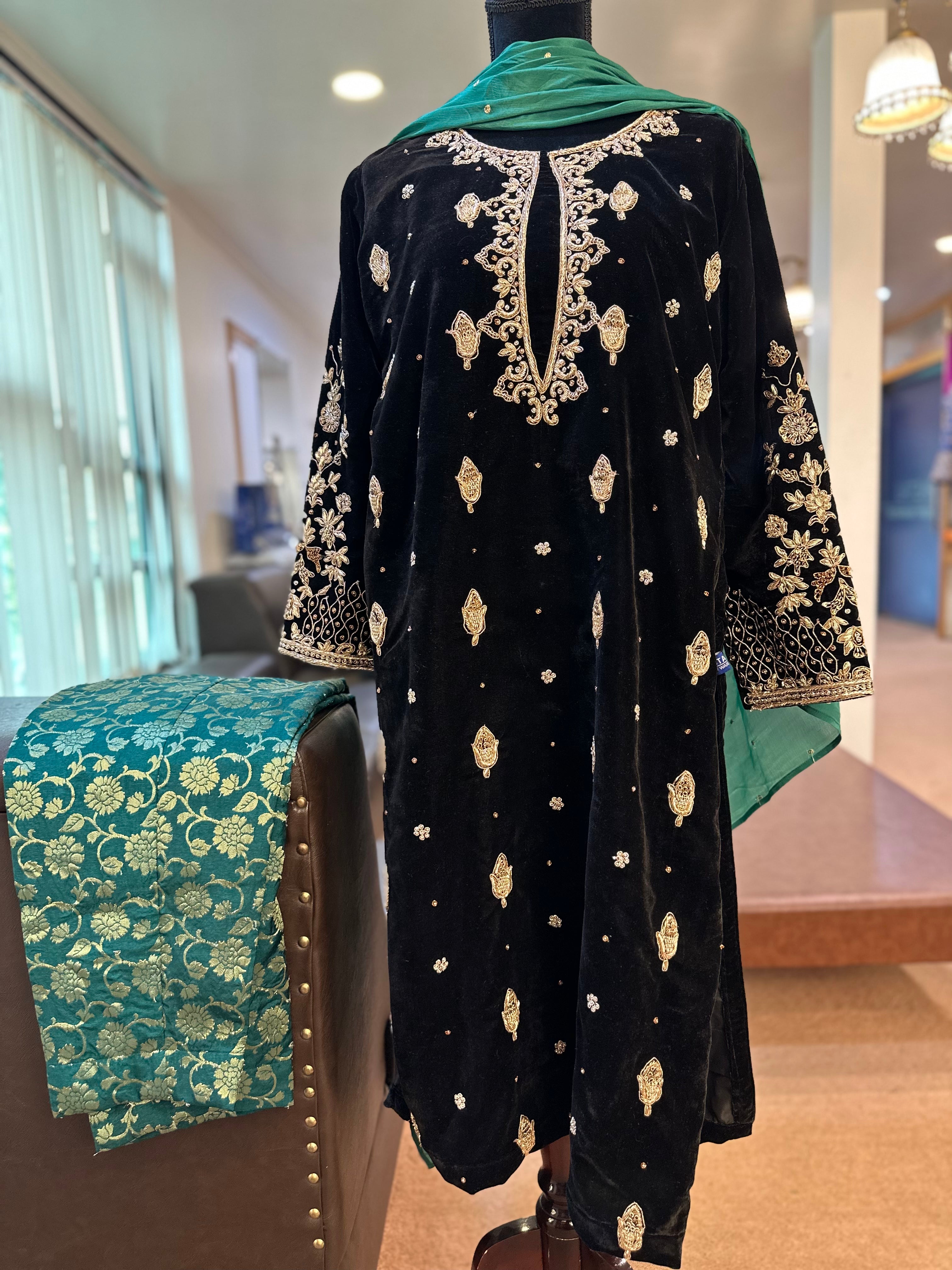 Handembroidered kurta set pbks666